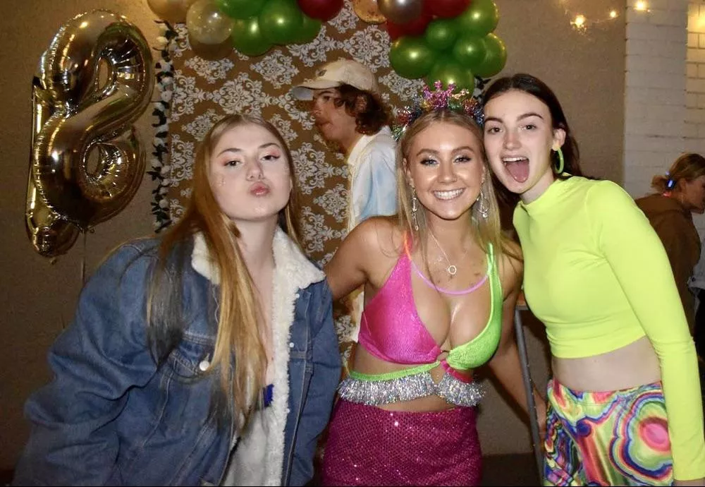 18th birthday girl and friends posted by dxb94559