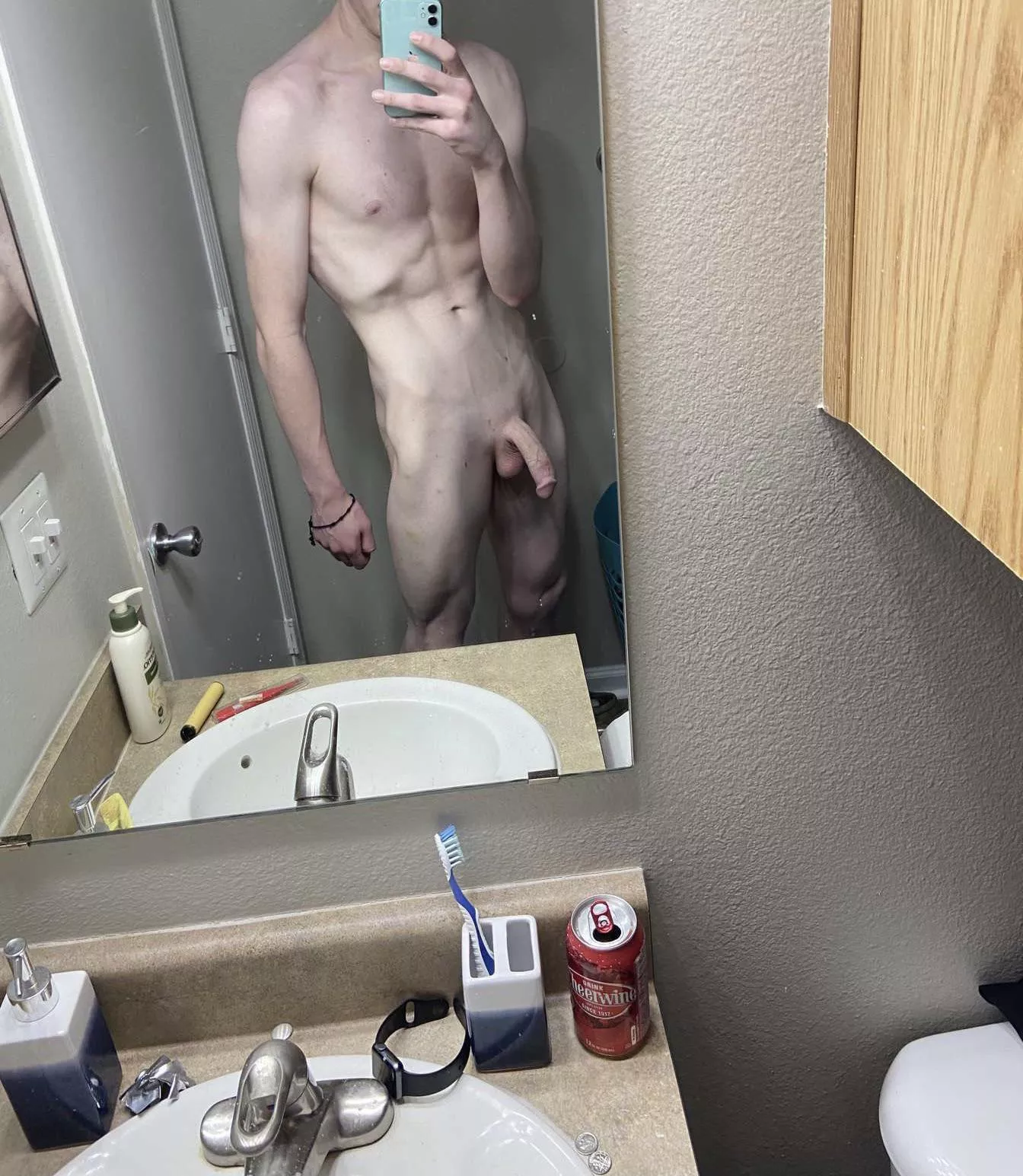 19 M 6â€™7 who in the south? posted by reusboi11