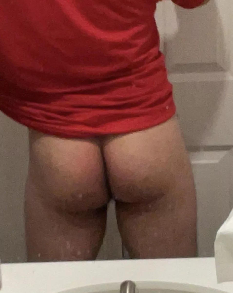 [19] You like my ass, bro? posted by lov3r60y