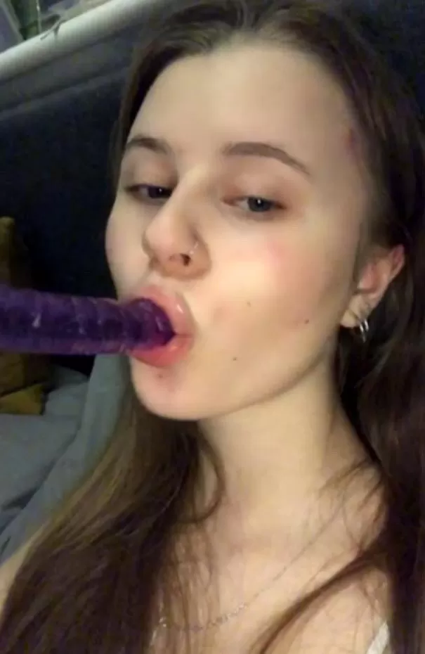 19[F4A][snapchat][kattluvv] would you replace my dildo with your cock ? posted by Xoxokatt1