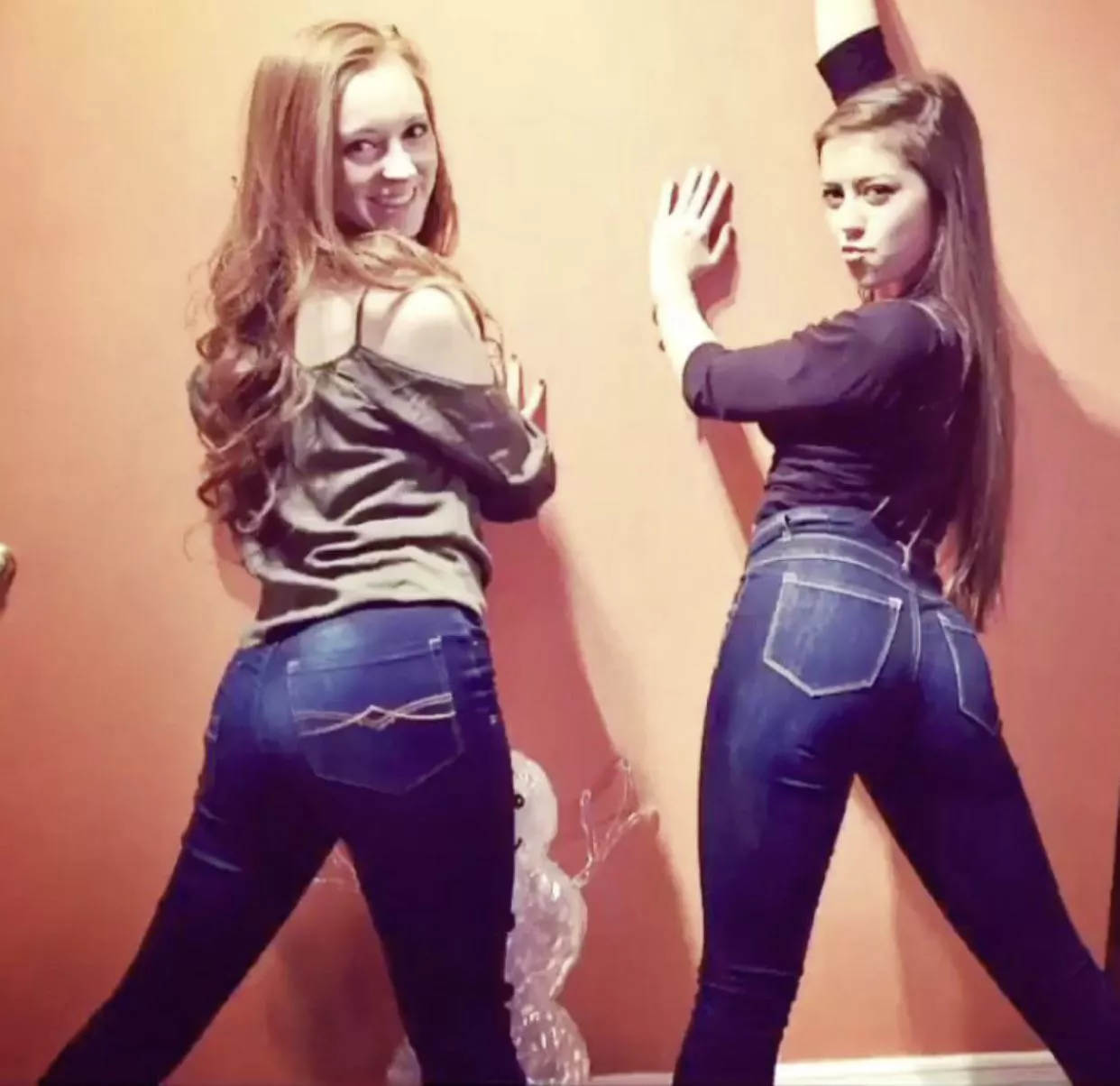 [2] 2 dancers showing off their booties. Choose one. posted by softestserve69