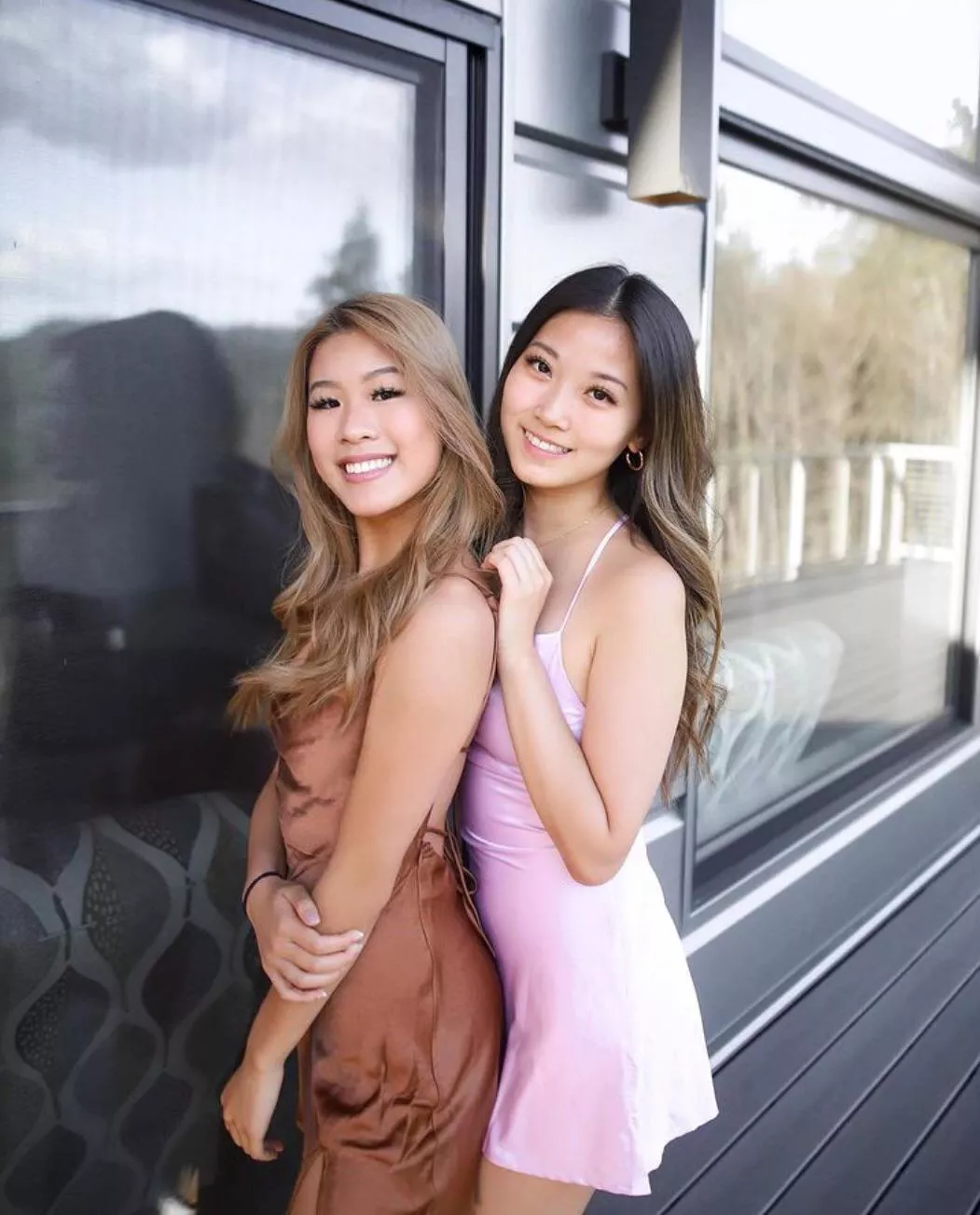 2 cuties posted by SommerRaysYogaPants