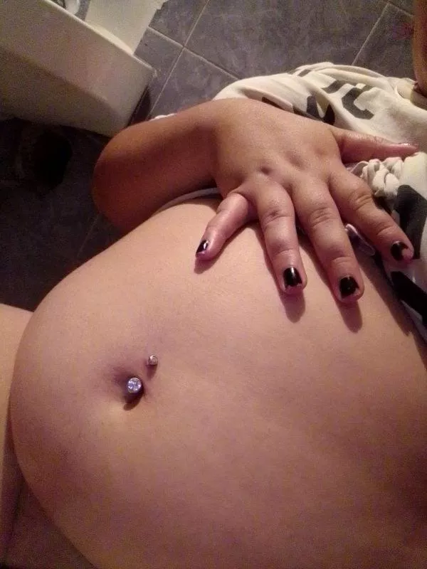 ðŸŒŒ 20$ stuffings , bloating , inflation . 10 min ðŸŒŒ25$ with long belly play and topples. 15 min ðŸŒŒ30$ nudes. 20 mins posted by Venussita68