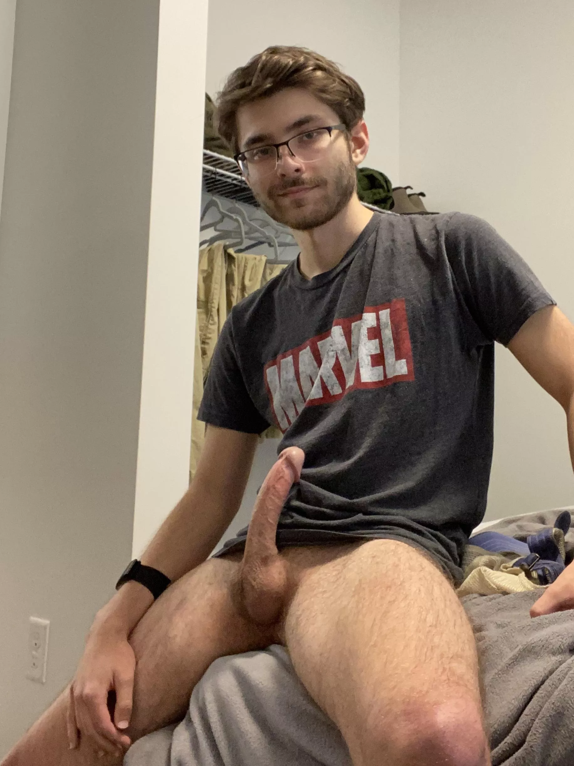 [20yo] Hot nerd vibes posted by nsfw_college_student