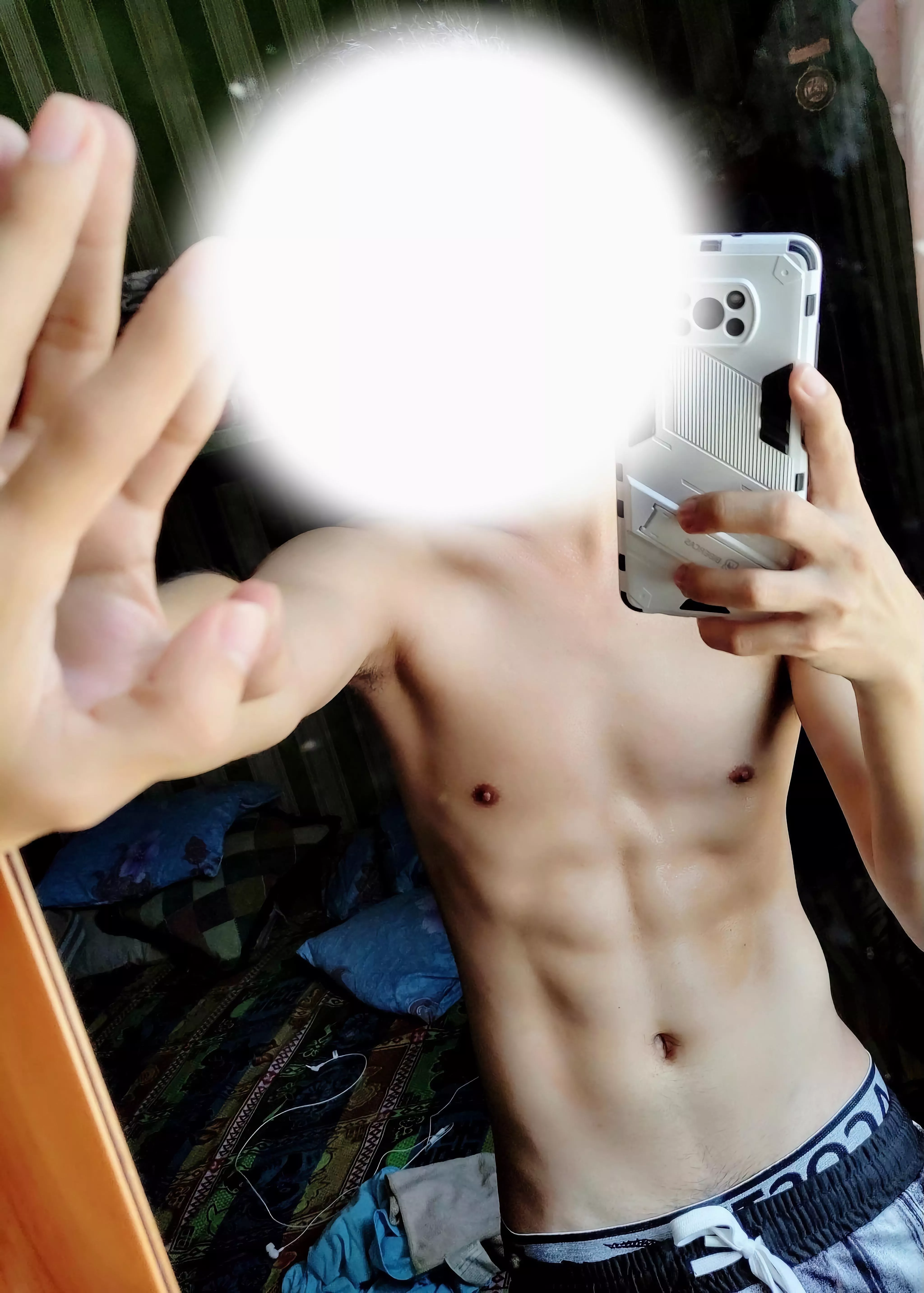 20yo small town gaymer boy with abs ðŸ˜ˆ posted by CoyoteNo4105