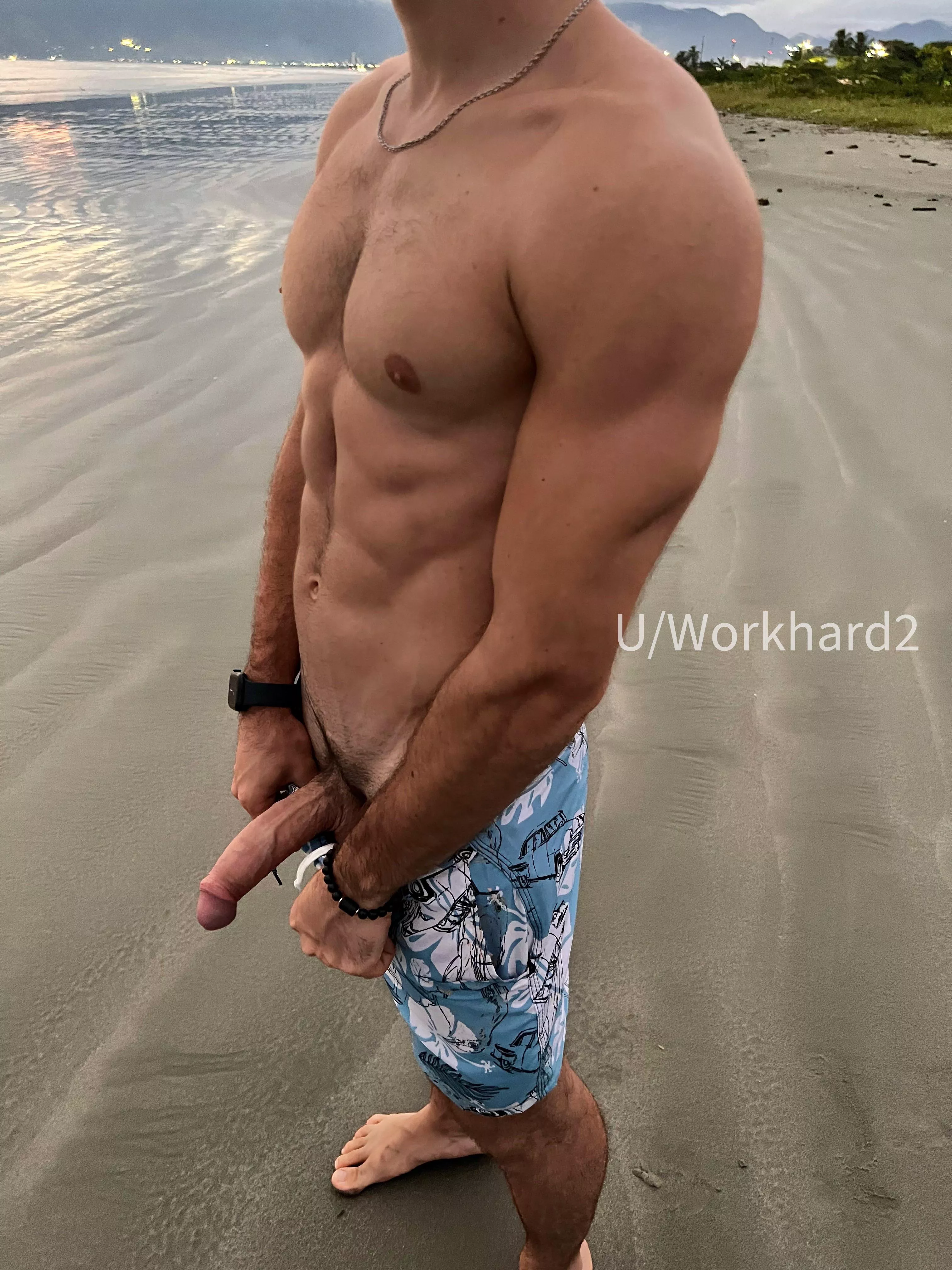 [21] When the bro is alone at the beach 😝 posted by WorkHard2