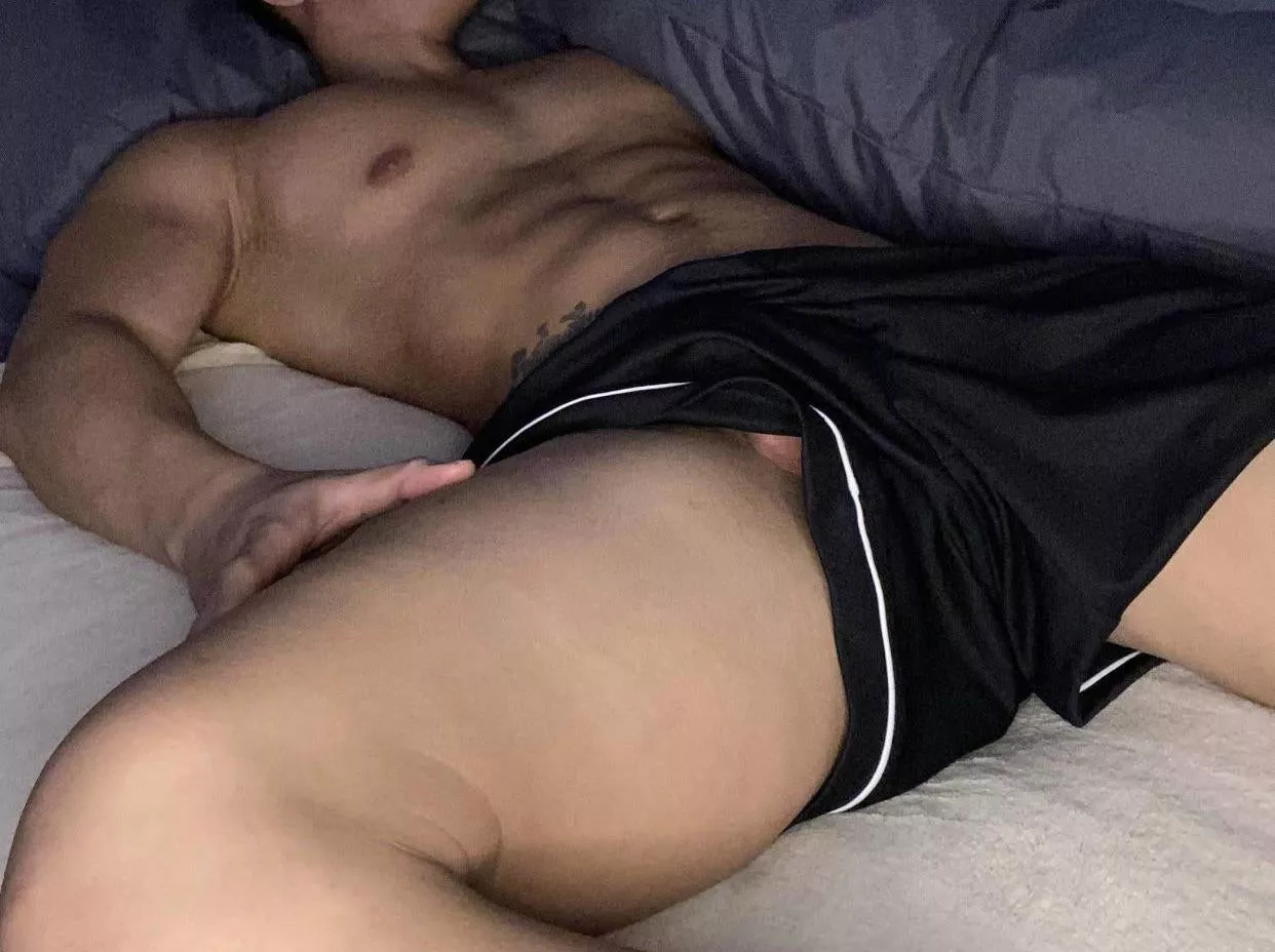 23 Australian gym bro. Looking for gym bros,muscular or fit guys to turn each other on and bust my 4 day load with on live usually no face. I precum heaps. Send Asl body pic. Pls be willing to cum live. Love muscles. Add Snapchat:archdaniels2021 posted by CustardBest4215