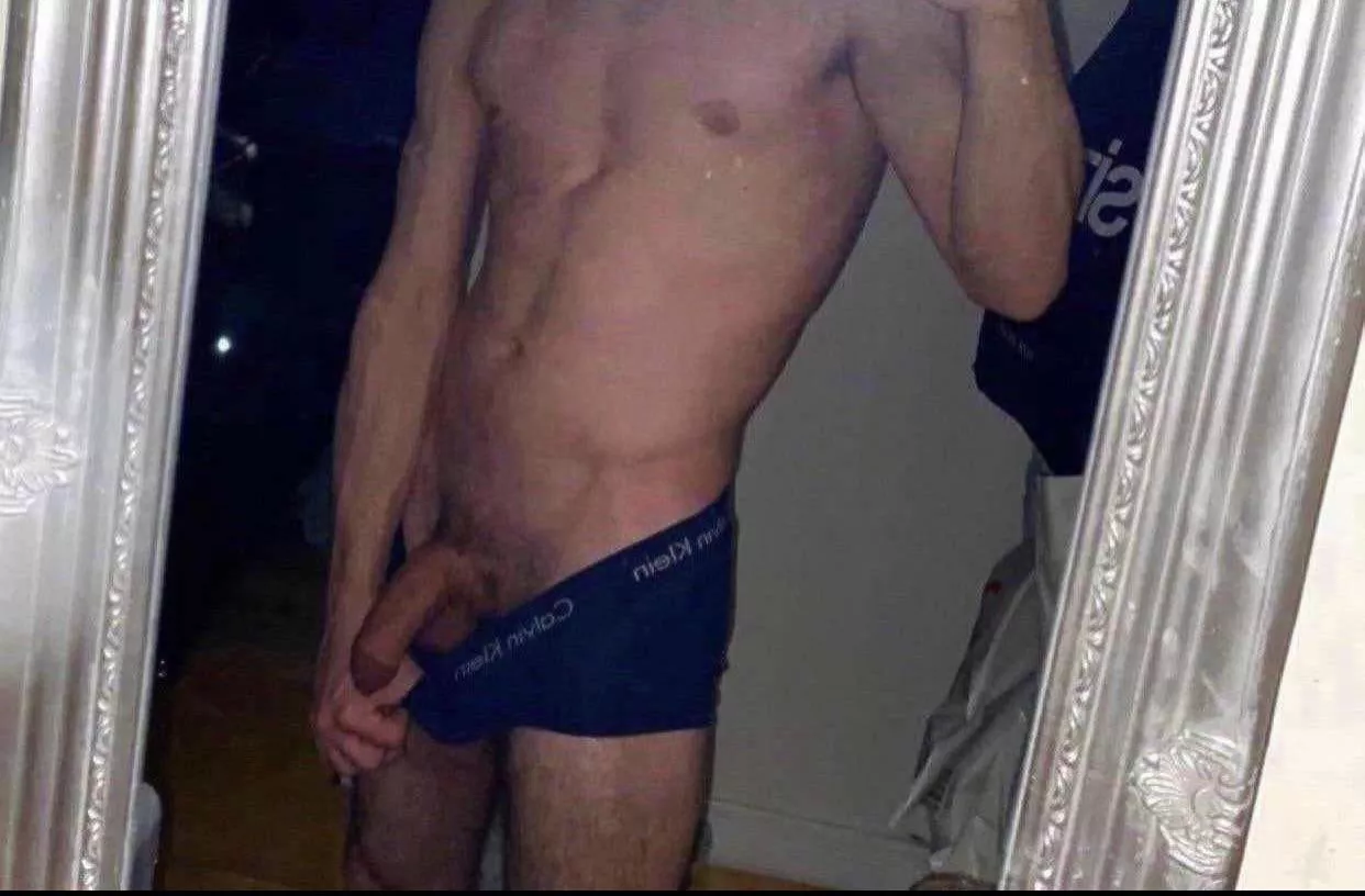 23 Australian just came back from the gym. Would love to bust my 4 day load with a muscular or body builder bust on live usually no face. I precum heaps. Send Asl body pic. Pls be willing to cum live. Love muscles. Add snap:archdaniels2021 posted by Any-Dragonfly-9585