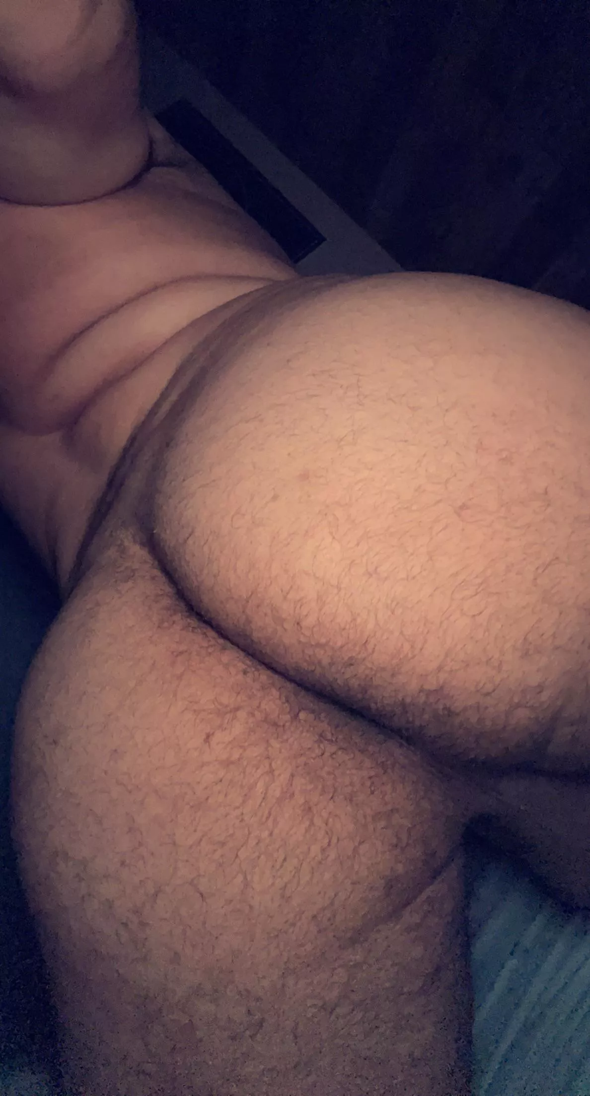 23 m, dms open 😏 posted by PushMyPwrBttm