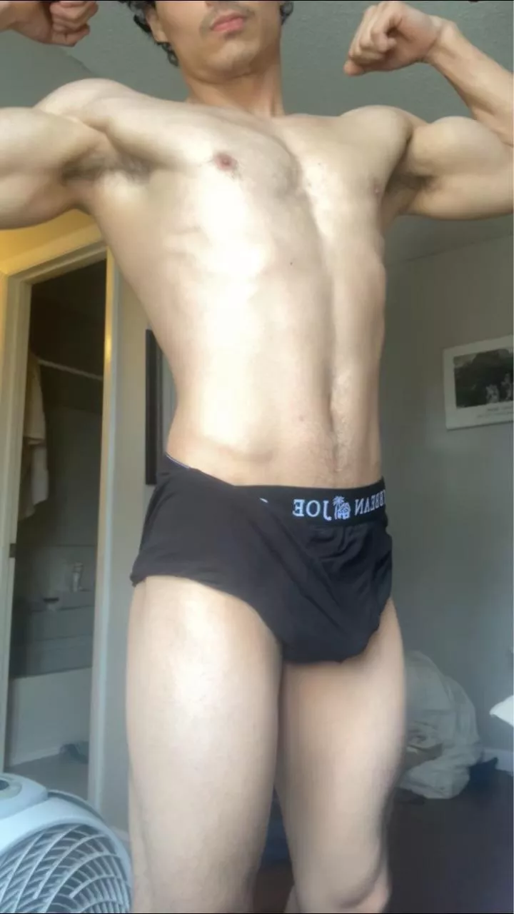 (24) just practicing on my posing posted by solcyboyz