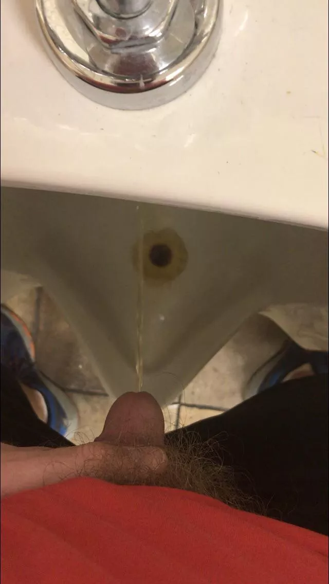 [24M] me pissing at a urinal...who wants a drink? 😘 posted by sluttygayboy96