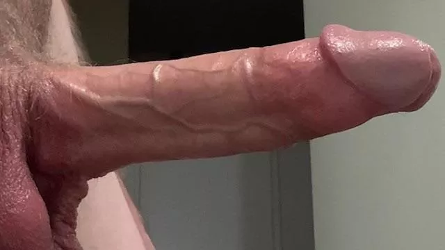 24[M4F] 8” cock is throbbing and my gf won’t help! Who will? Dm me posted by s_megood55