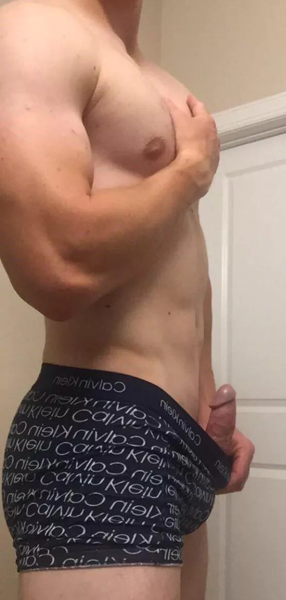 25 and finally exploring gay sex... SO. MUCH. FUN. 🏳️‍🌈 First time posting 🙈 posted by yahoouser1465