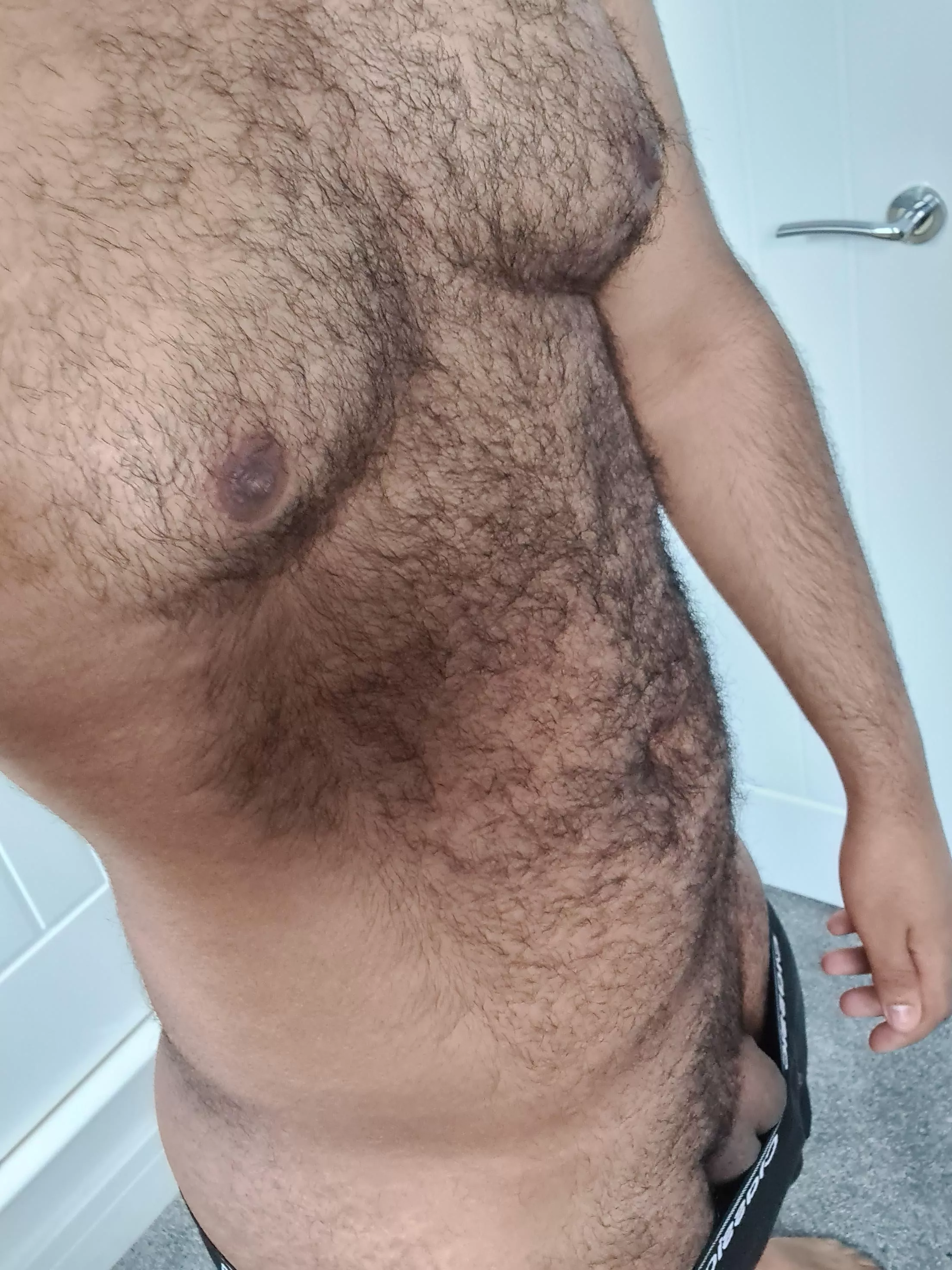 [25] Bored and horny anyone wanna keep me company posted by AlexRo25