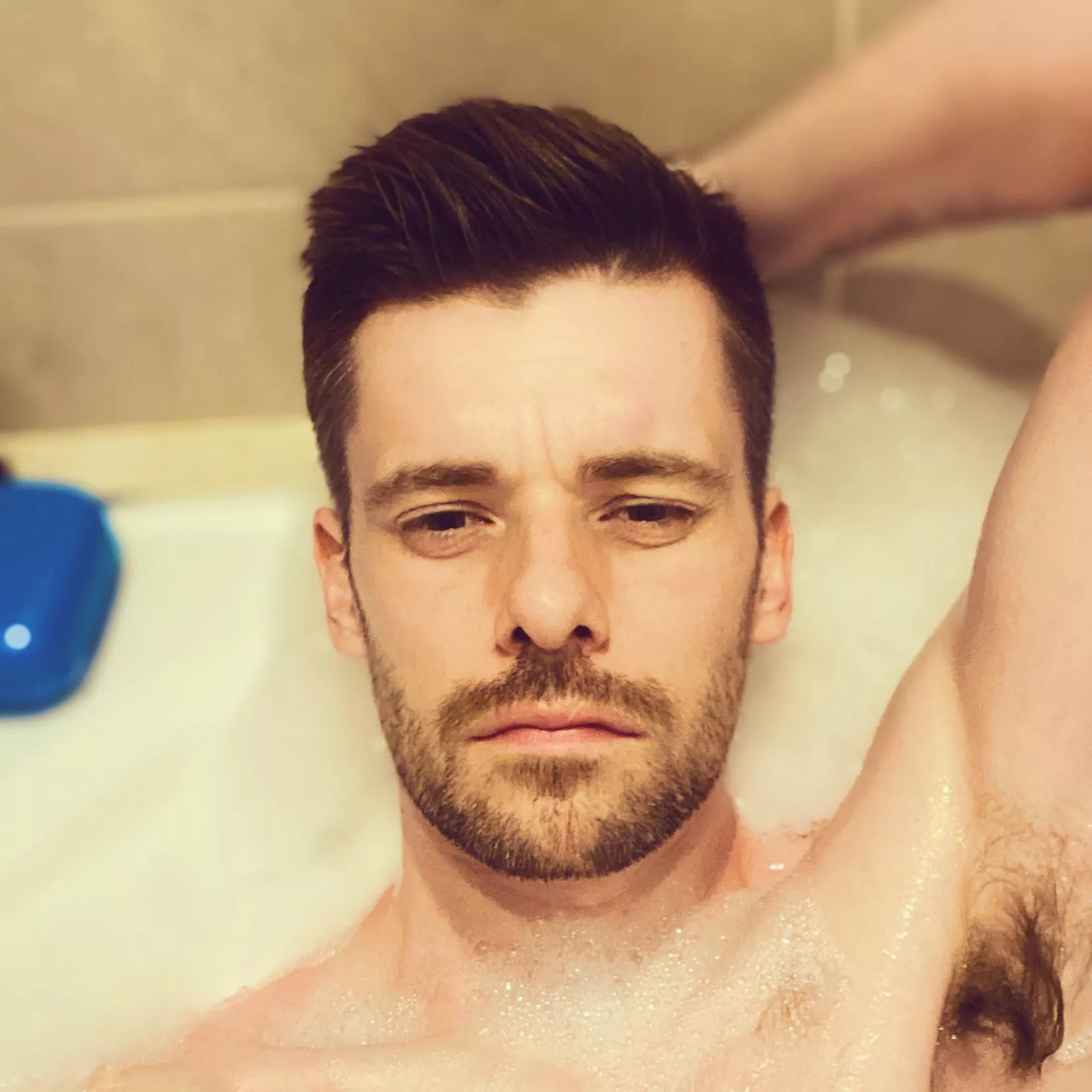 25 UK, looking for a little brother. Message me if you want my insta. posted by BuzzardBurt