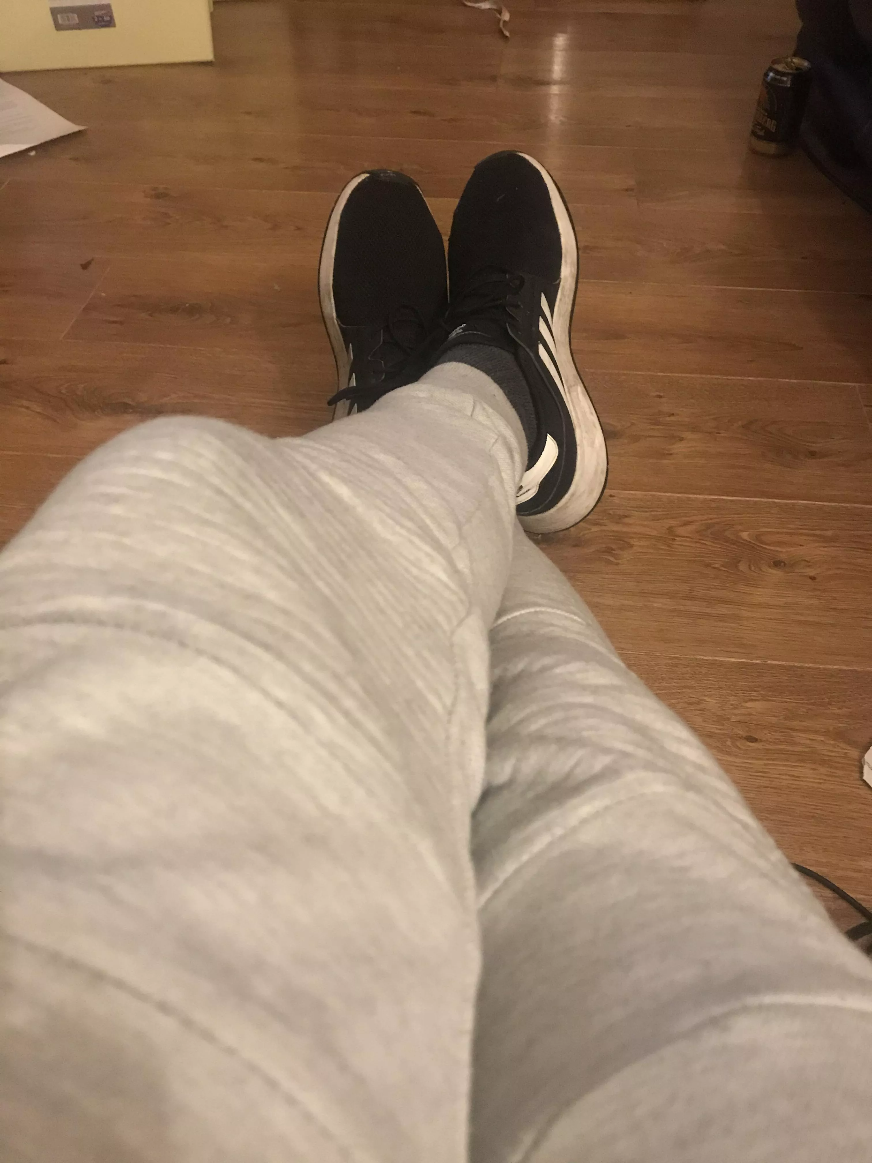 25 yo sports coach in the uk, looking for my little bro to entertain me during lockdown. DM for my snap. posted by Celery_Savings