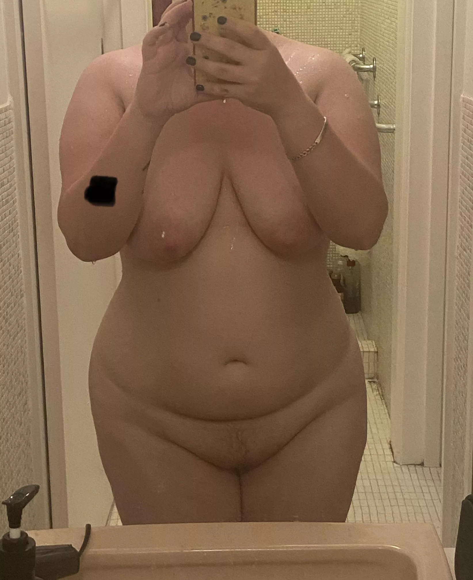 26f 75kgs- literally just got out of the shower posted by cann26