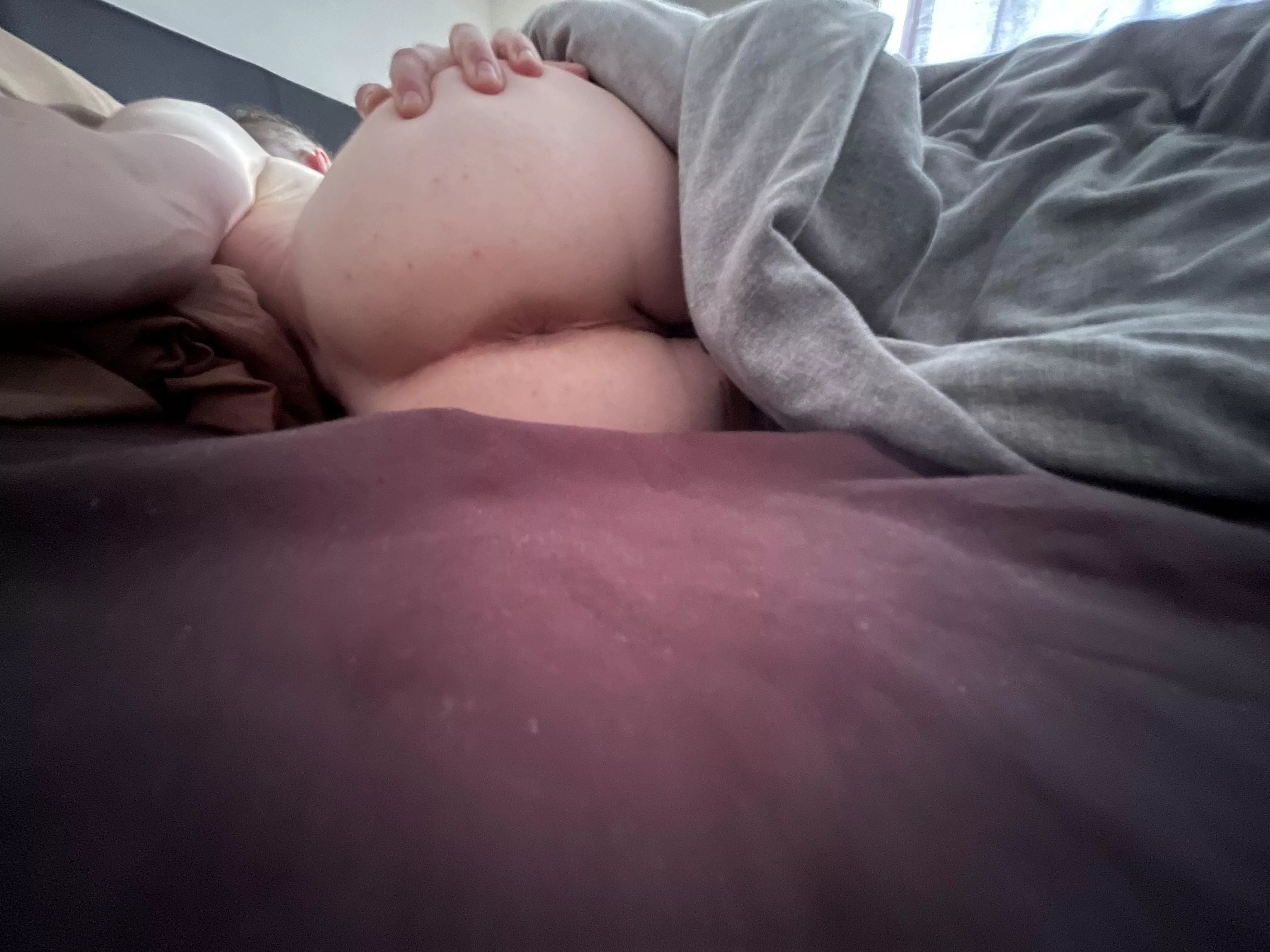 [27]Spending my Sunday just like this, care to join me?😈 posted by Shiftty-994