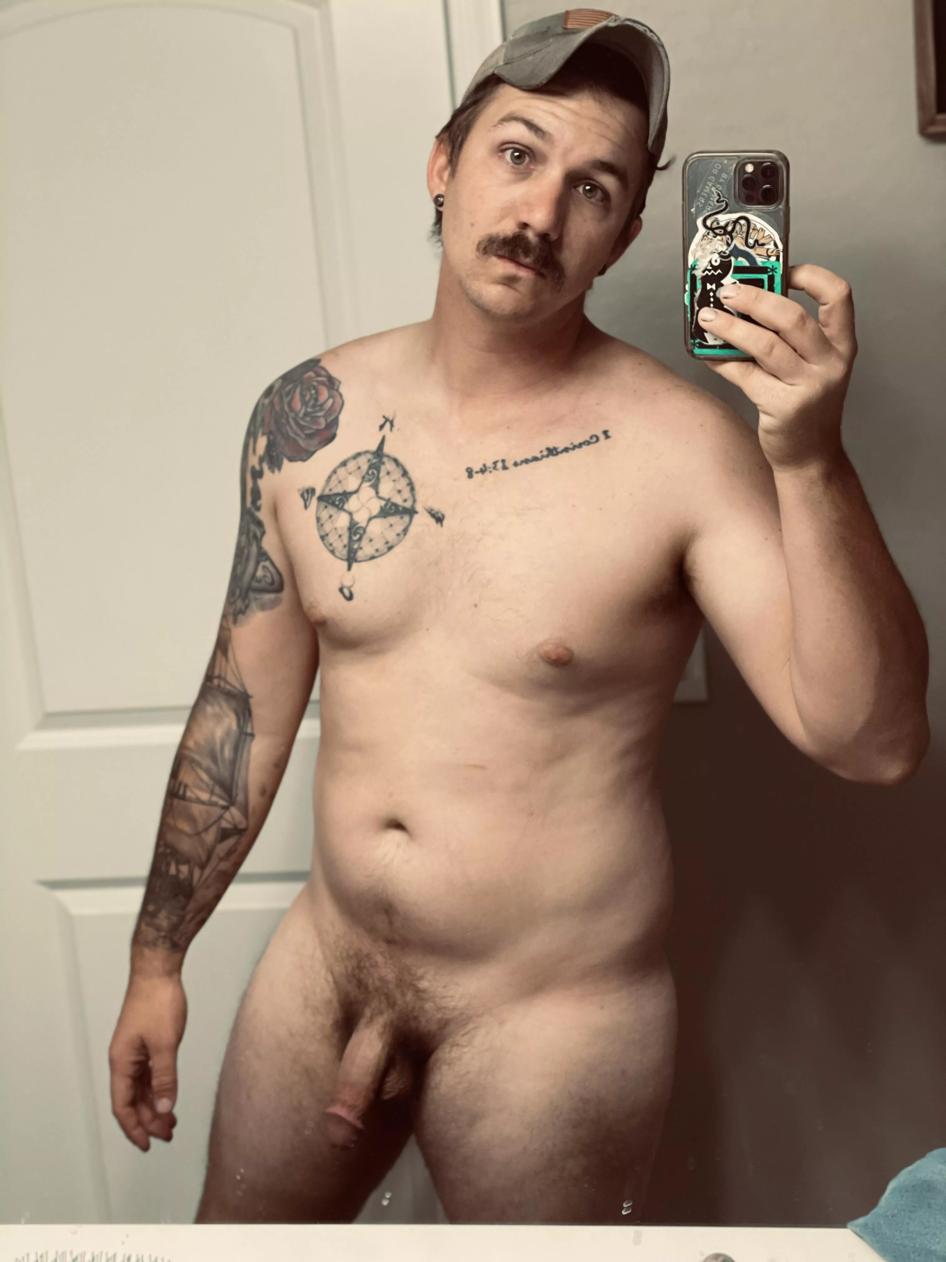 28M 215(ish) 5’11” Just a regular dad of two. posted by DicktTheDirtyDad