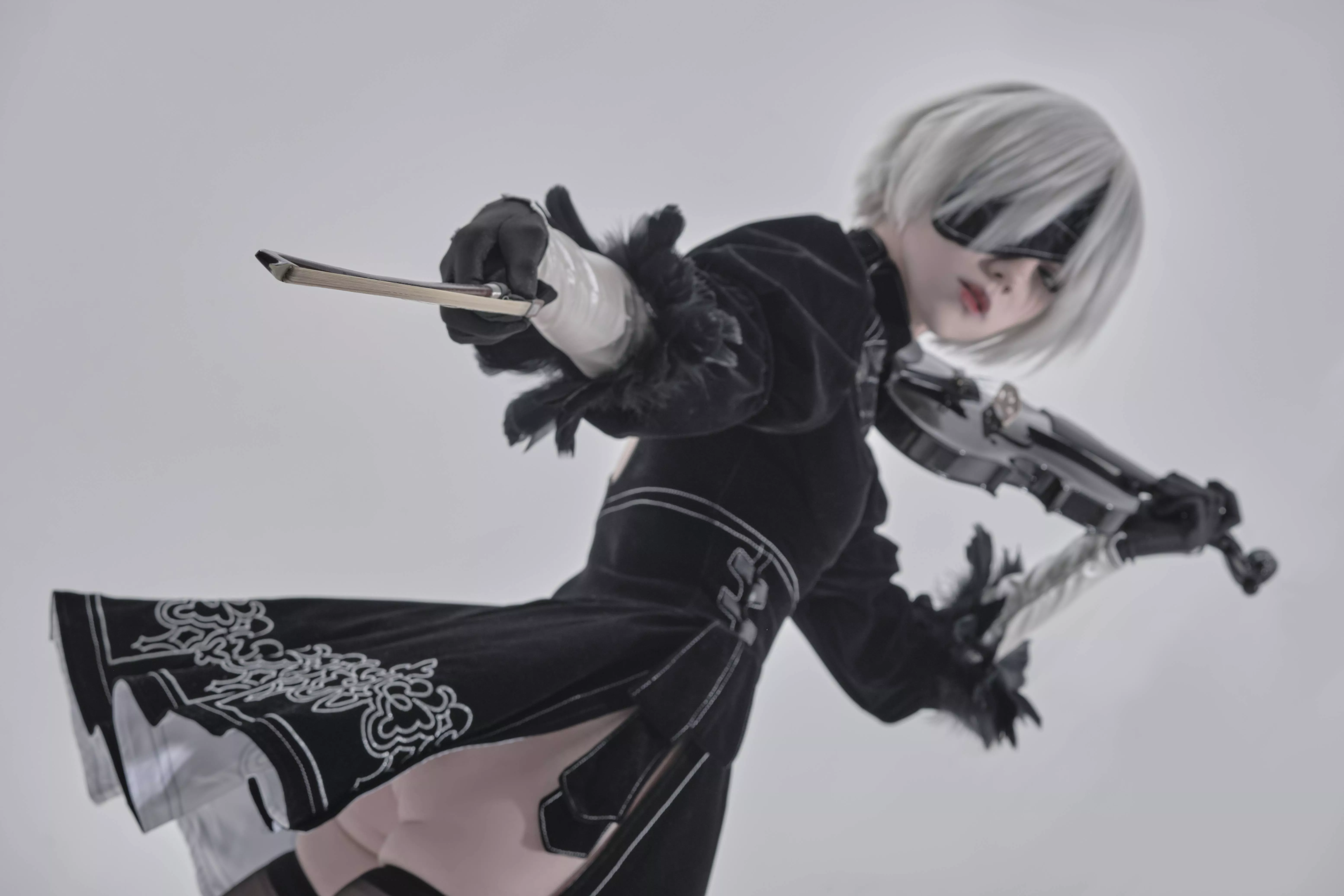 2B inspired by an art of her with a violin, cosplay by me posted by LoNightmare_