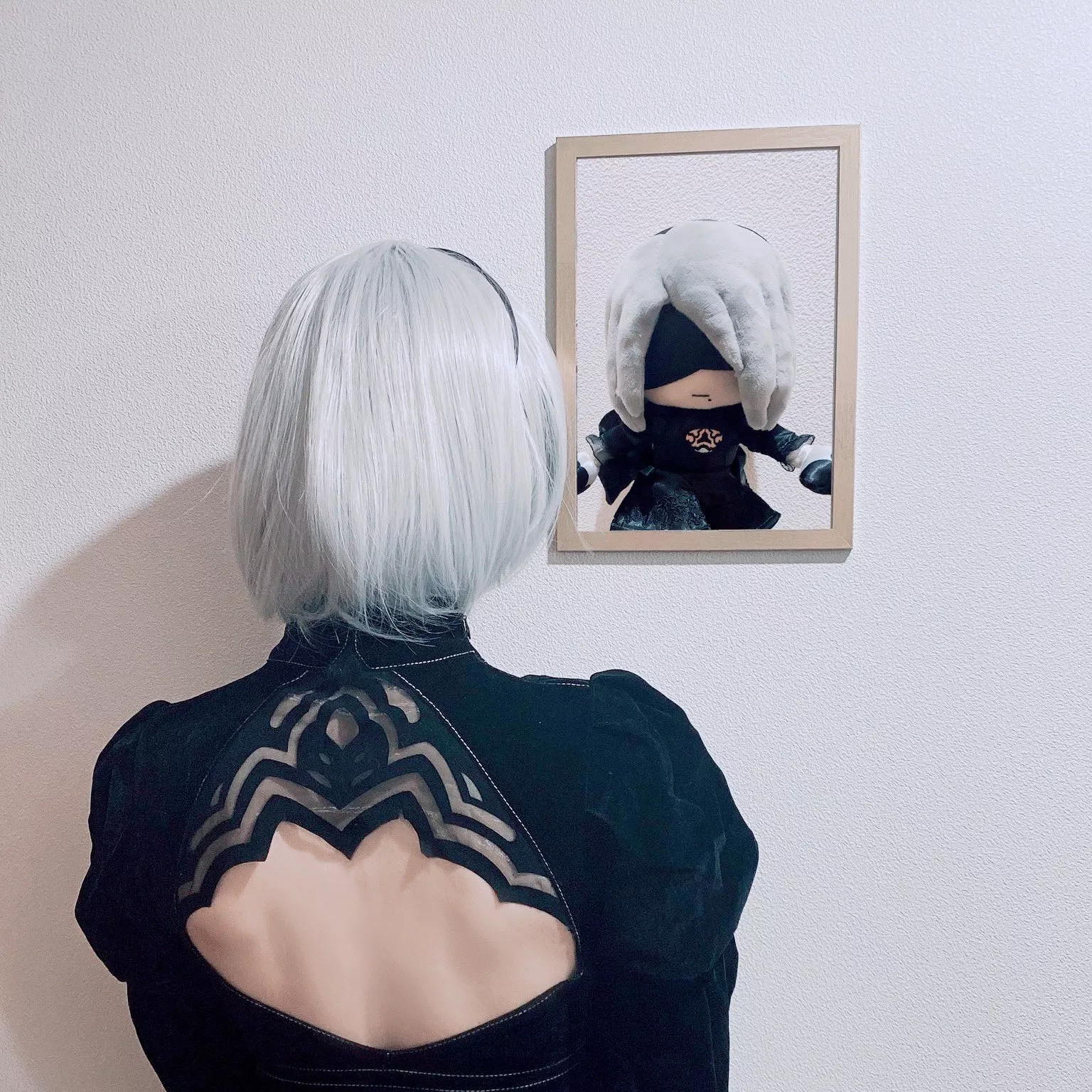 2B reflecting. cosplay by Evangelina posted by Dead_War