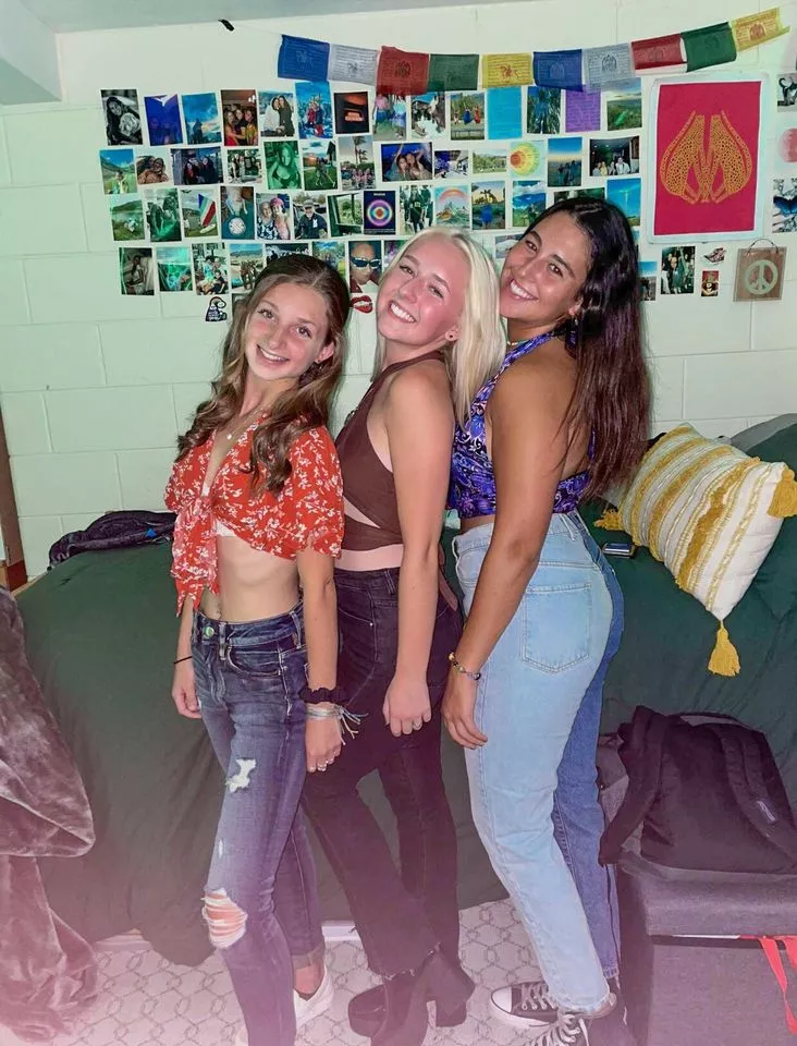 3 College Girls posted by amason1968