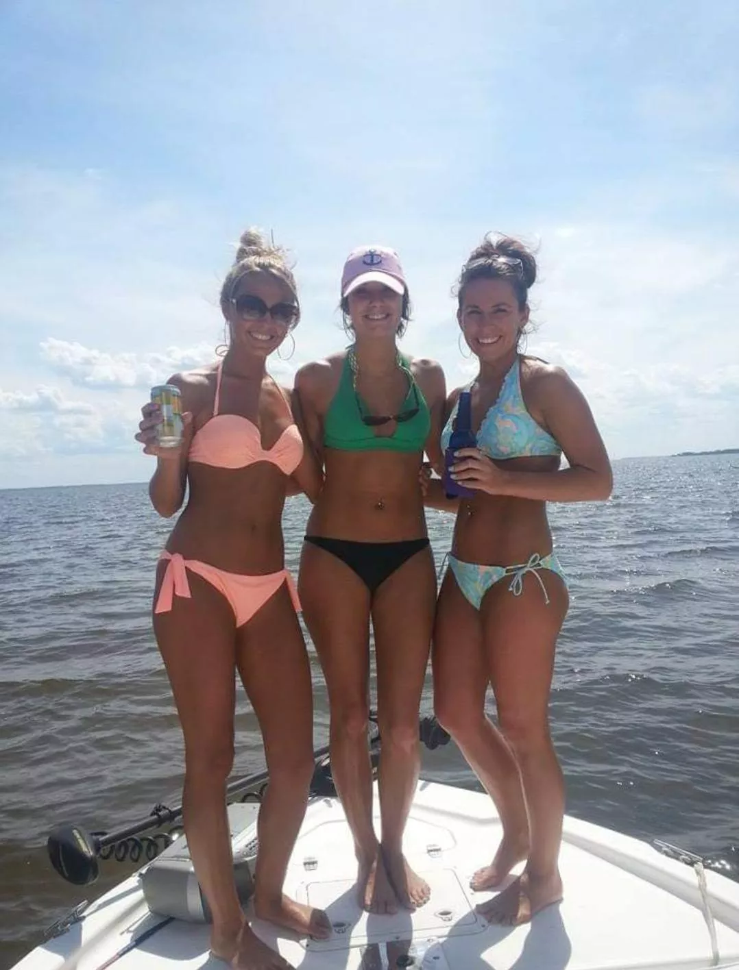 [3] Hotties on the boat posted by xpress21