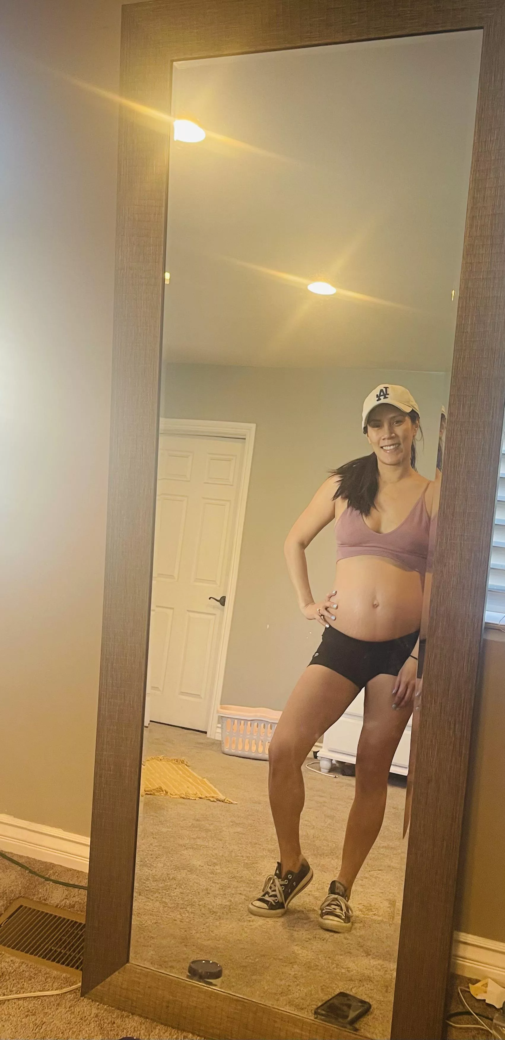 30 week’s preggo and working out.. not easy lol posted by Asianmex84