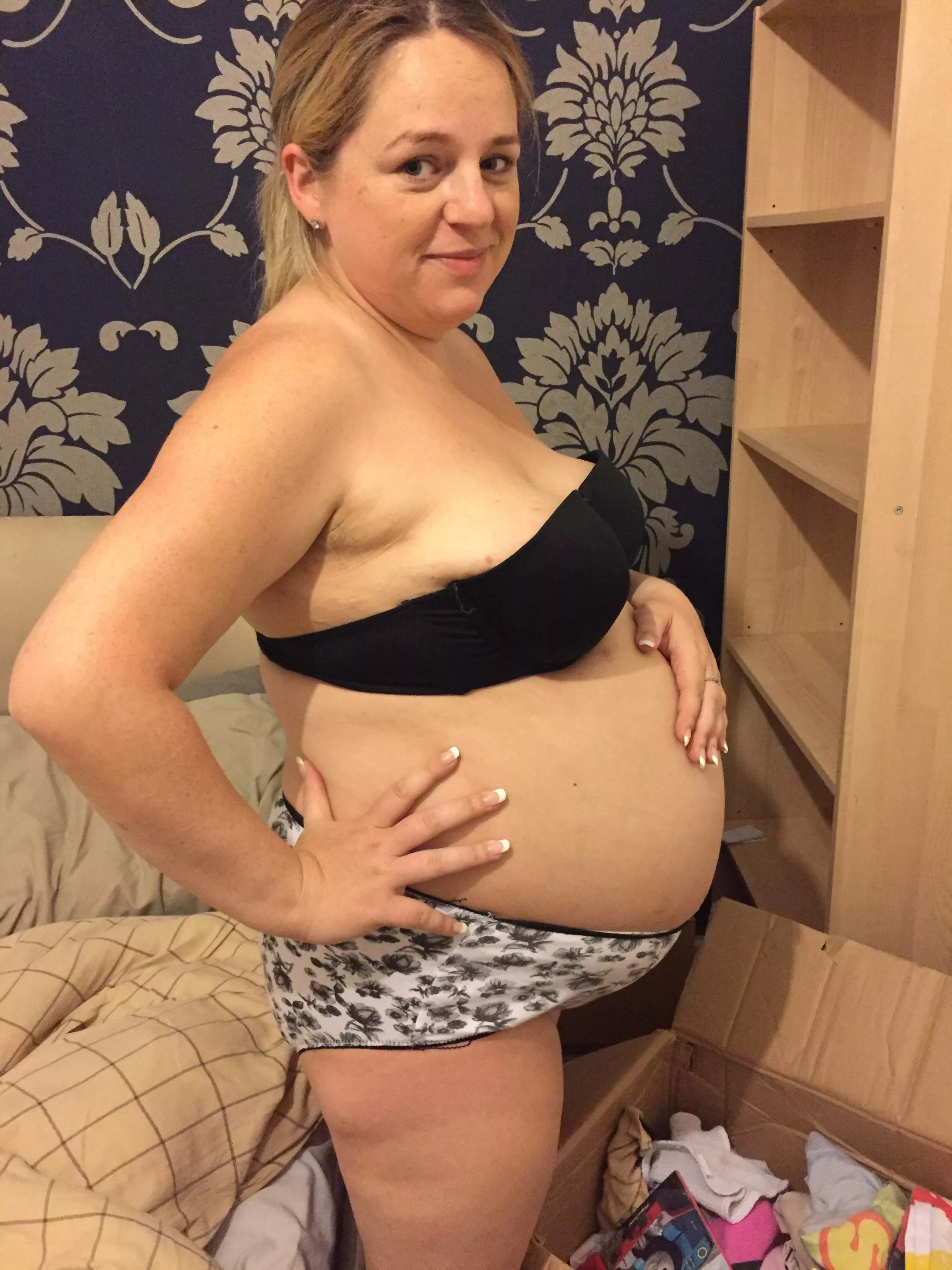 30 weeks. So horny lately that I've cheated on my husband posted by Sauceysausage30