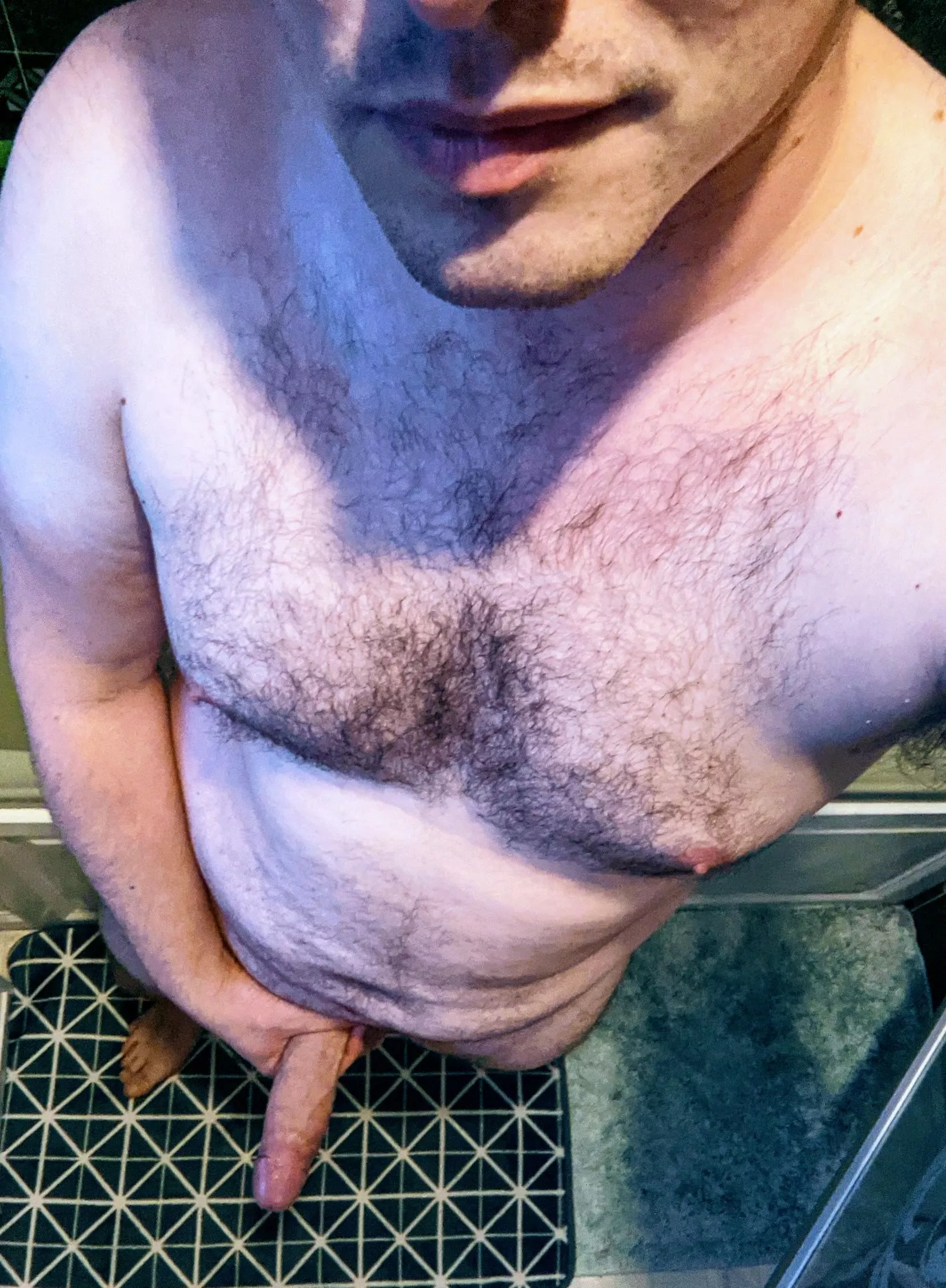 [31] You have the time it takes for my bath to fill to make this UK bear cum... What're you gonna do? Answers by DM or comment ðŸ˜‰ posted by BramStokersPoker