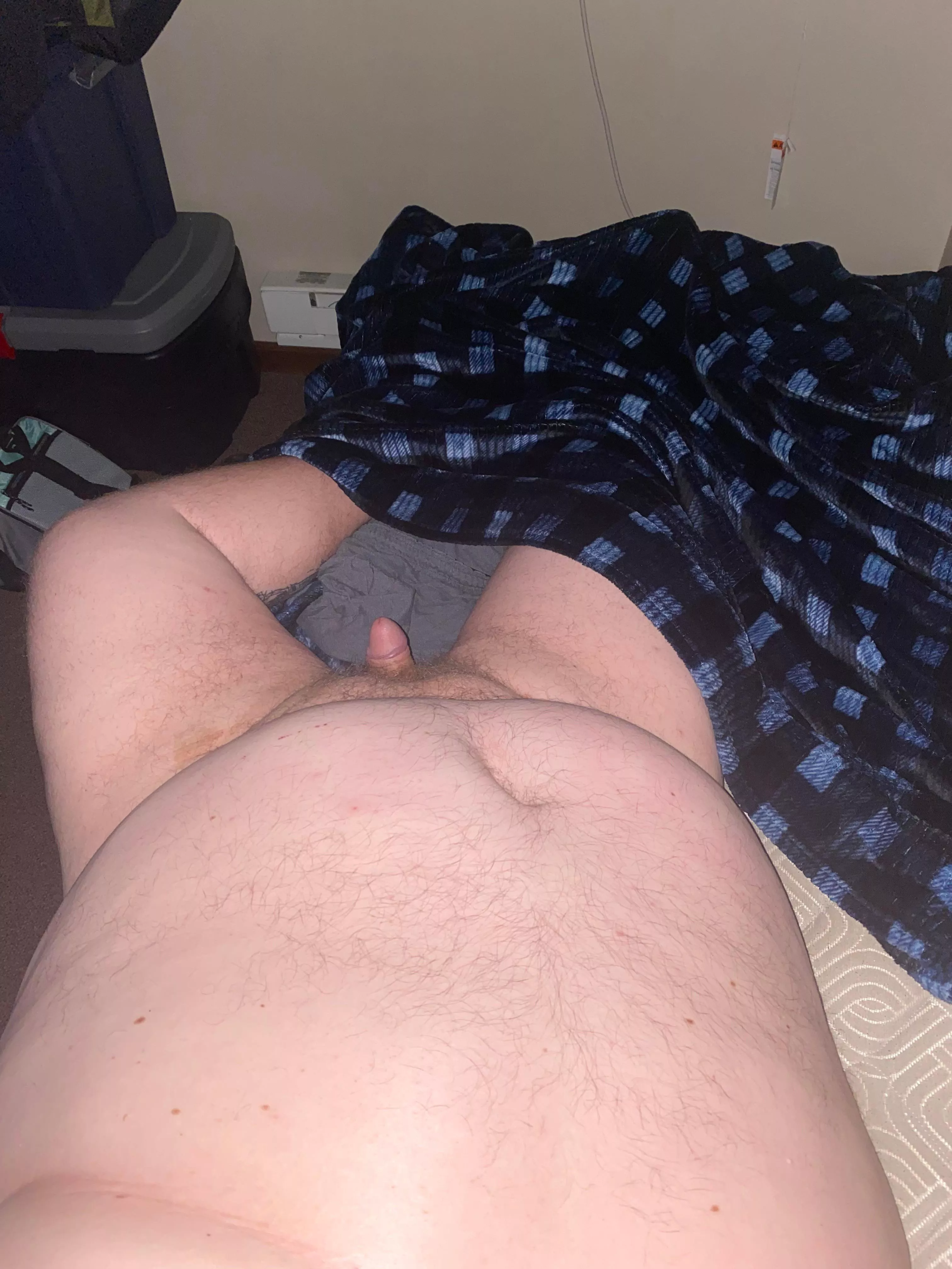 [33] am I too chubby ðŸ¤” dms open posted by wvemt0206