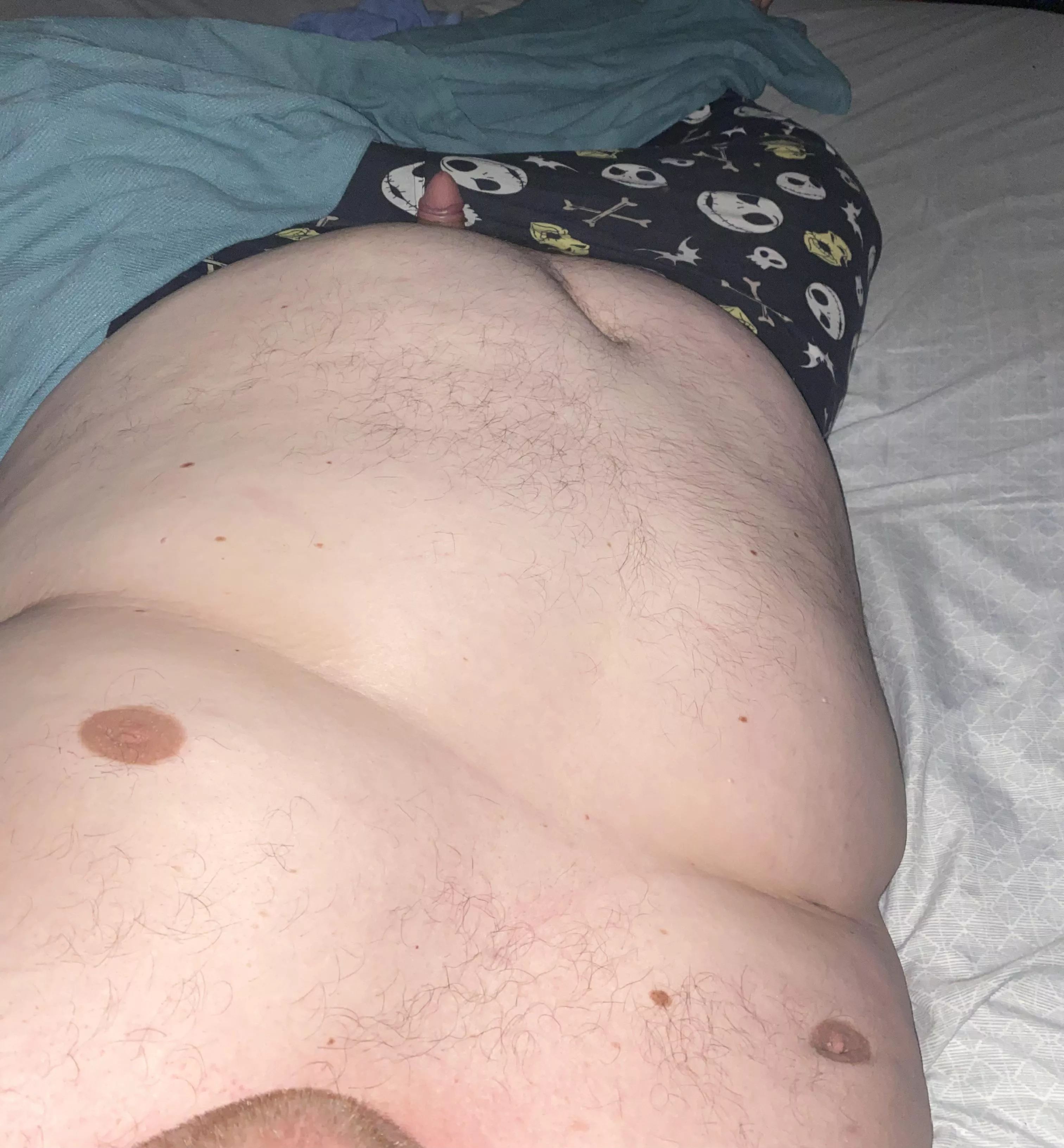 [33] feeling really self conscious tonight and deep in my thoughts. Does anyone like my body type? Dms open posted by wvemt0206