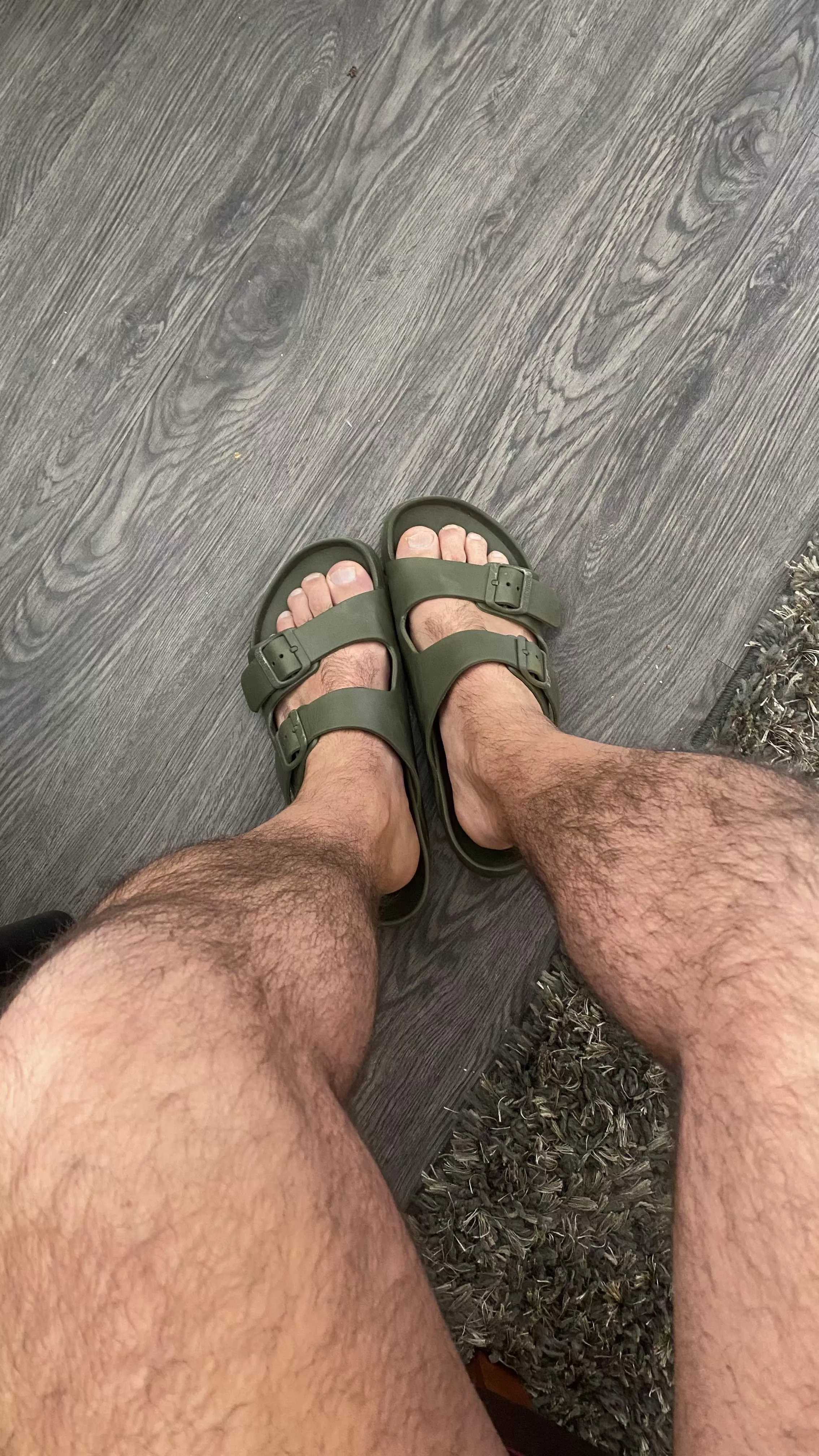 33/us, size 10s. What do you want to do to these feet?! DM me. posted by Anxious_Special_8436