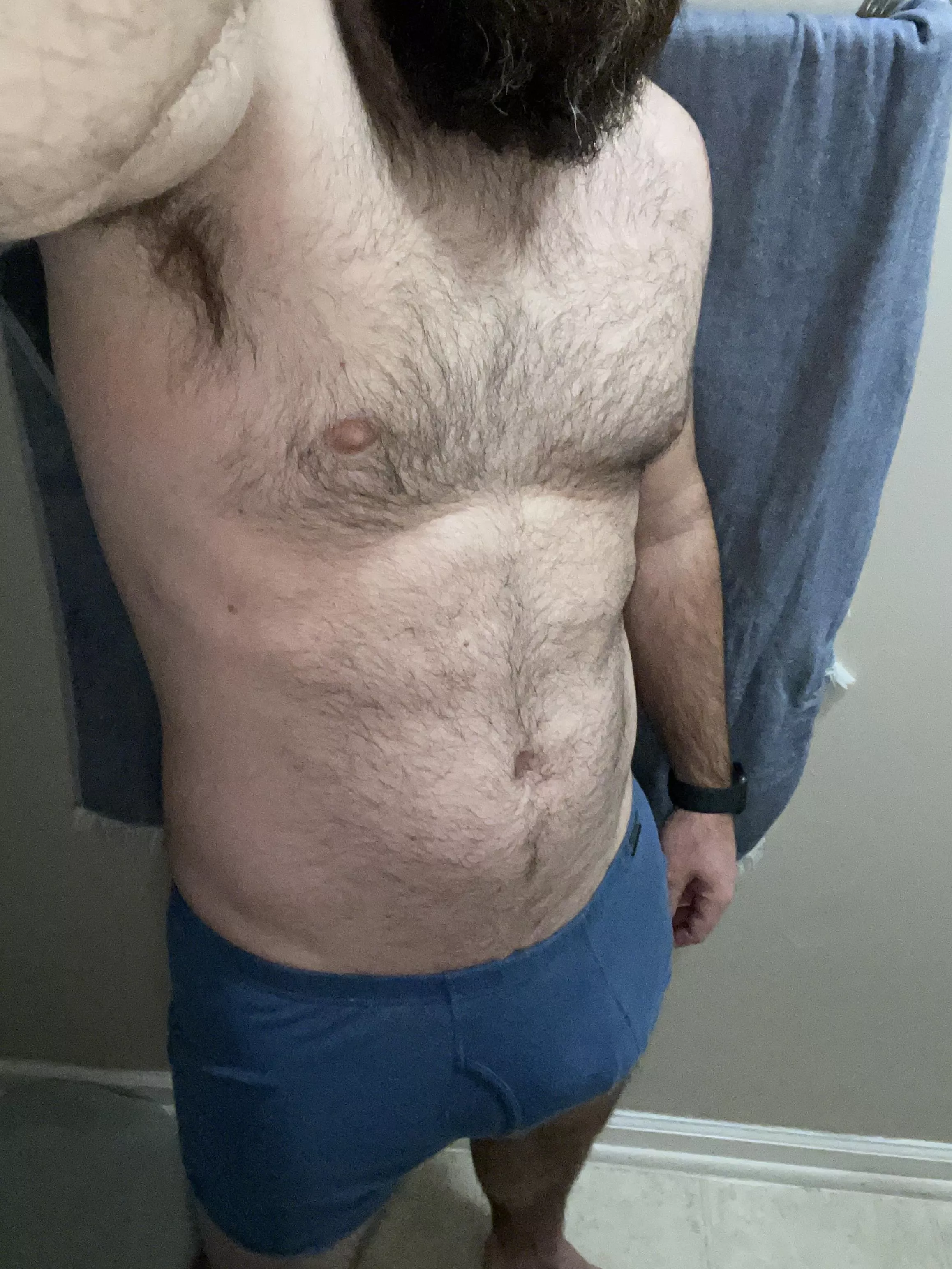 34 hairy bulge anyone? posted by b0bth3builder10