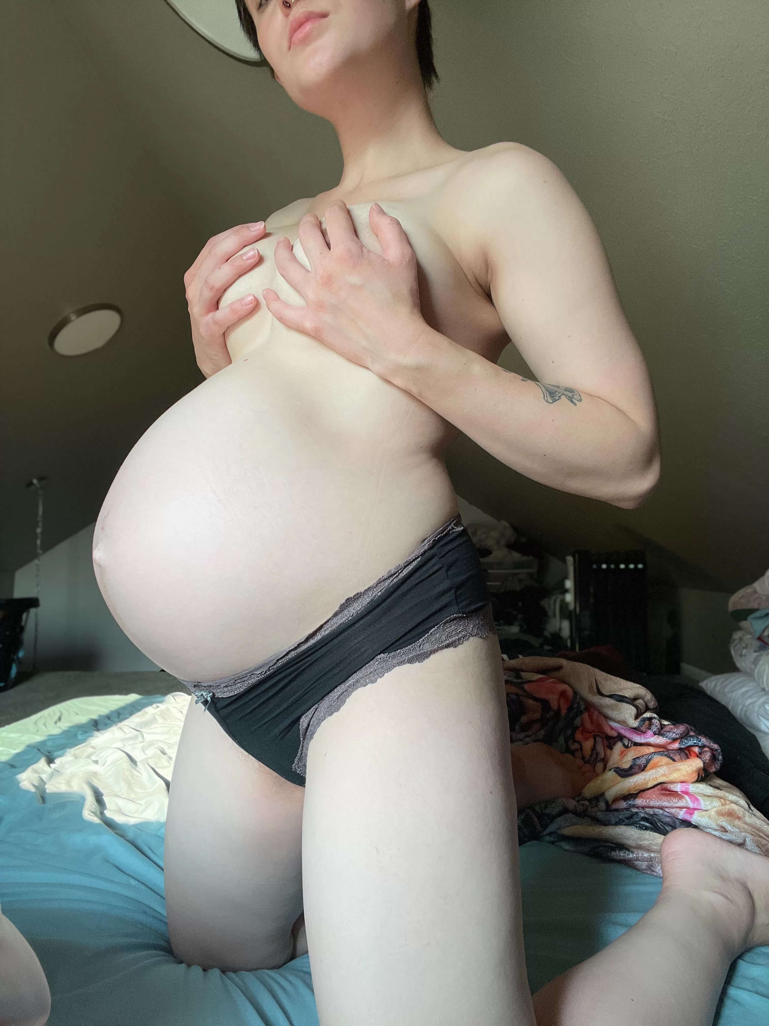 35 weeks ðŸ¥° posted by CalistaStreath