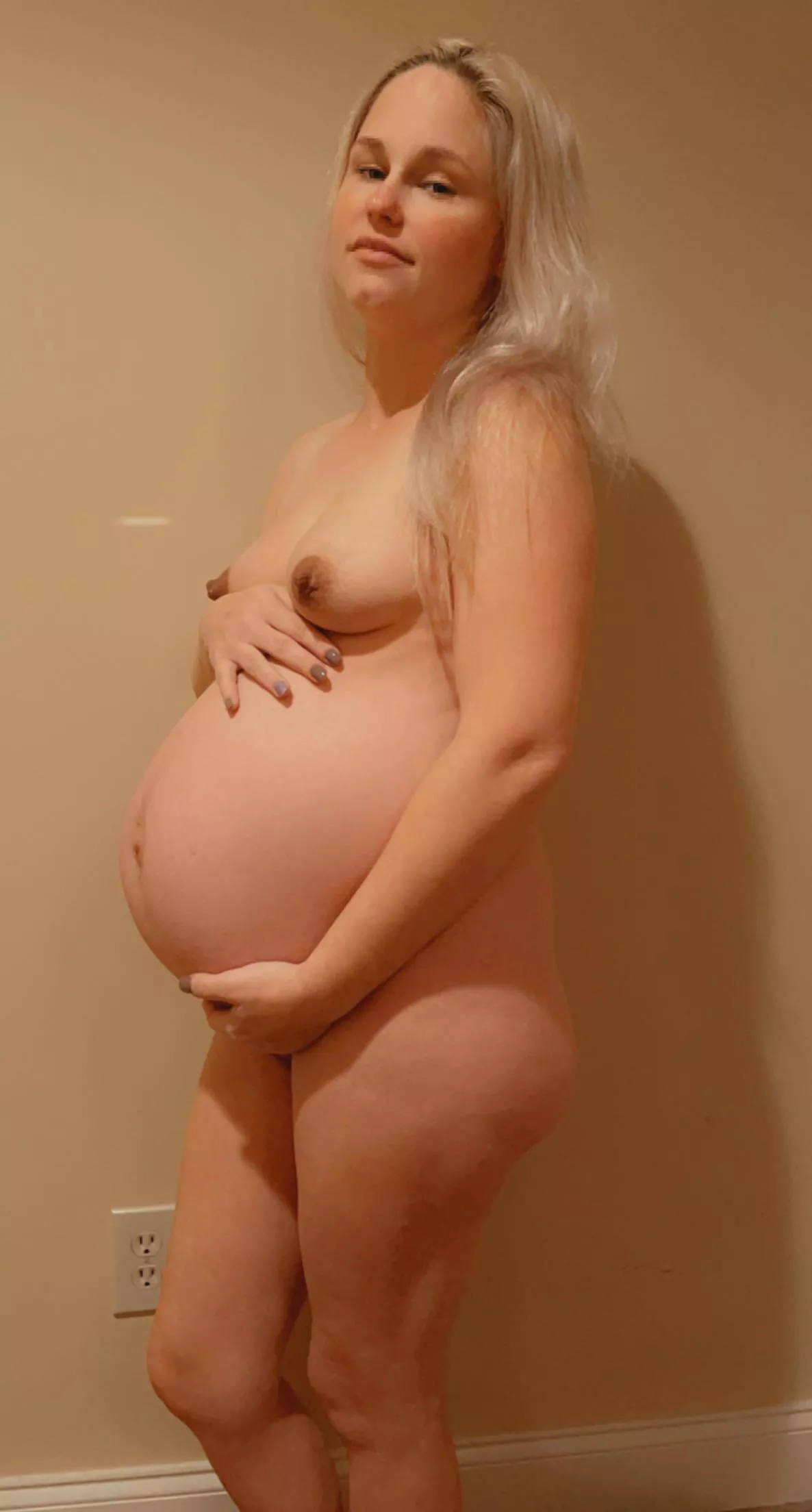 35 weeks pregnant, the orgasms are going to make me go into labor. DM for more information about my custom content. posted by Southernbeauty0507