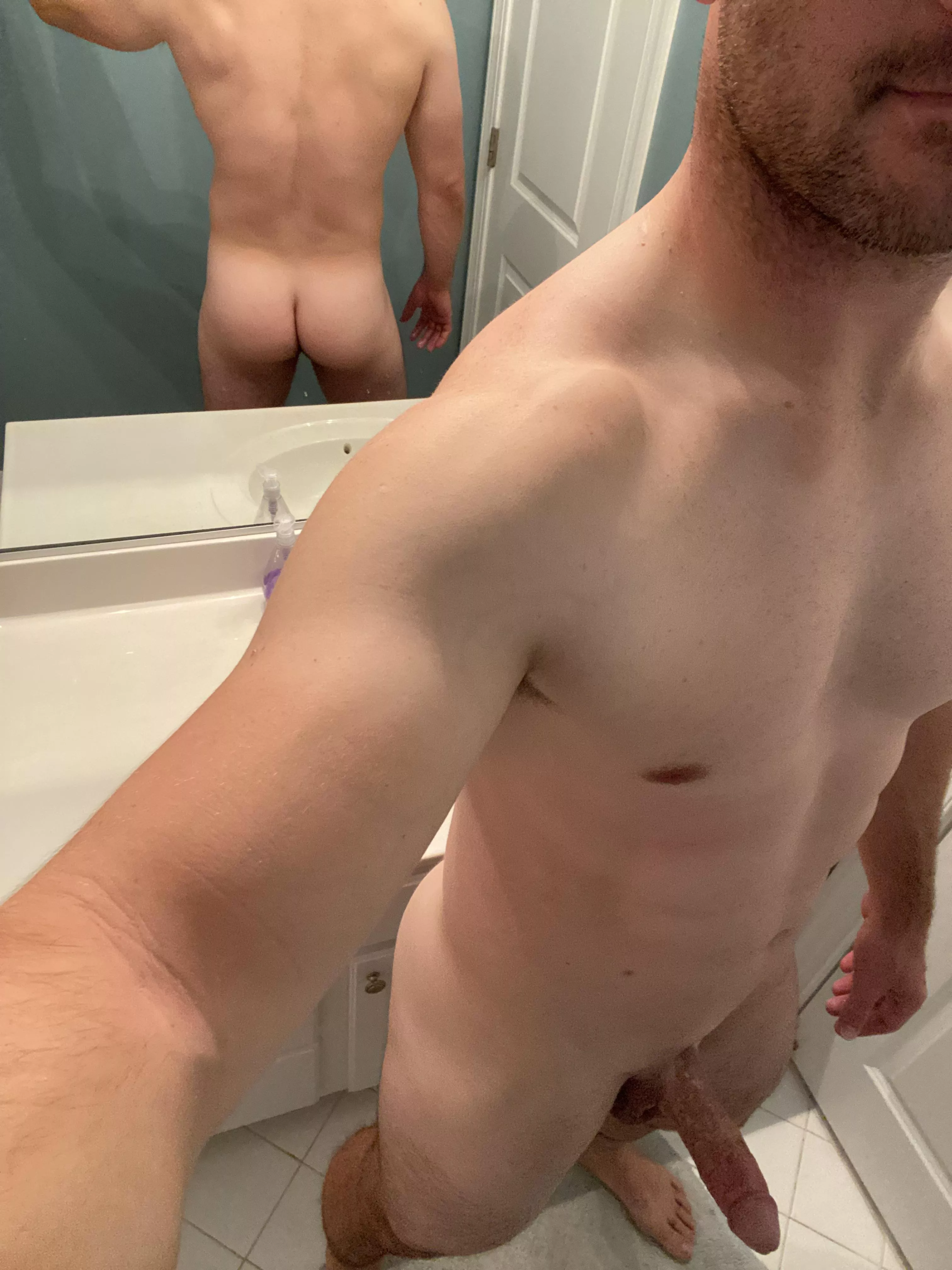 [36] Any ladies that can appreciate a dad ass? posted by pizza-always-wins