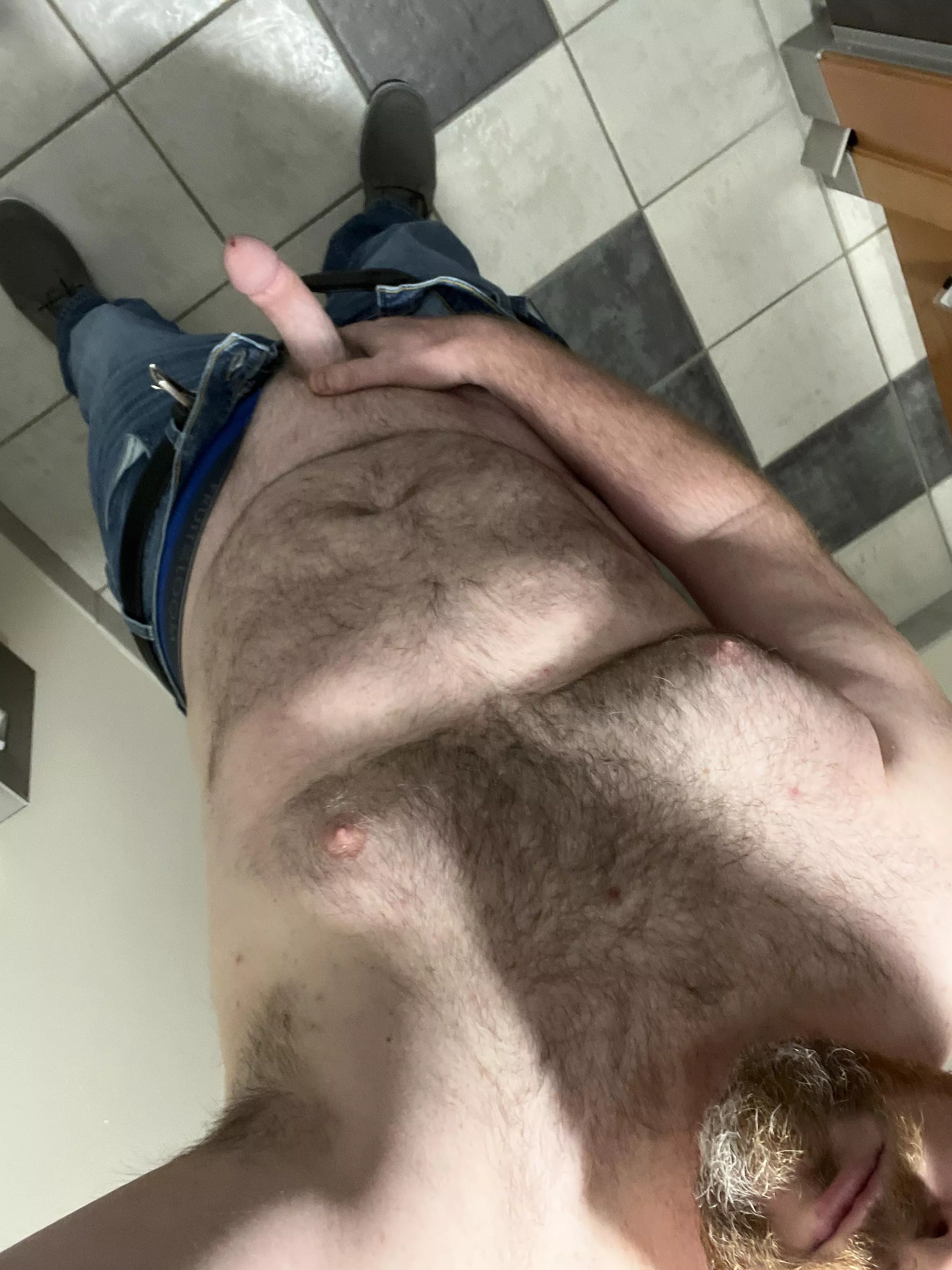 (37) dadbod at work and wound up. Need a sexy coworker! posted by playforhere