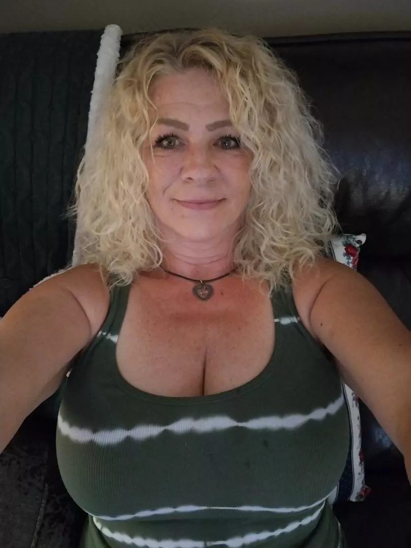 38DD MILF posted by Tiffanitease