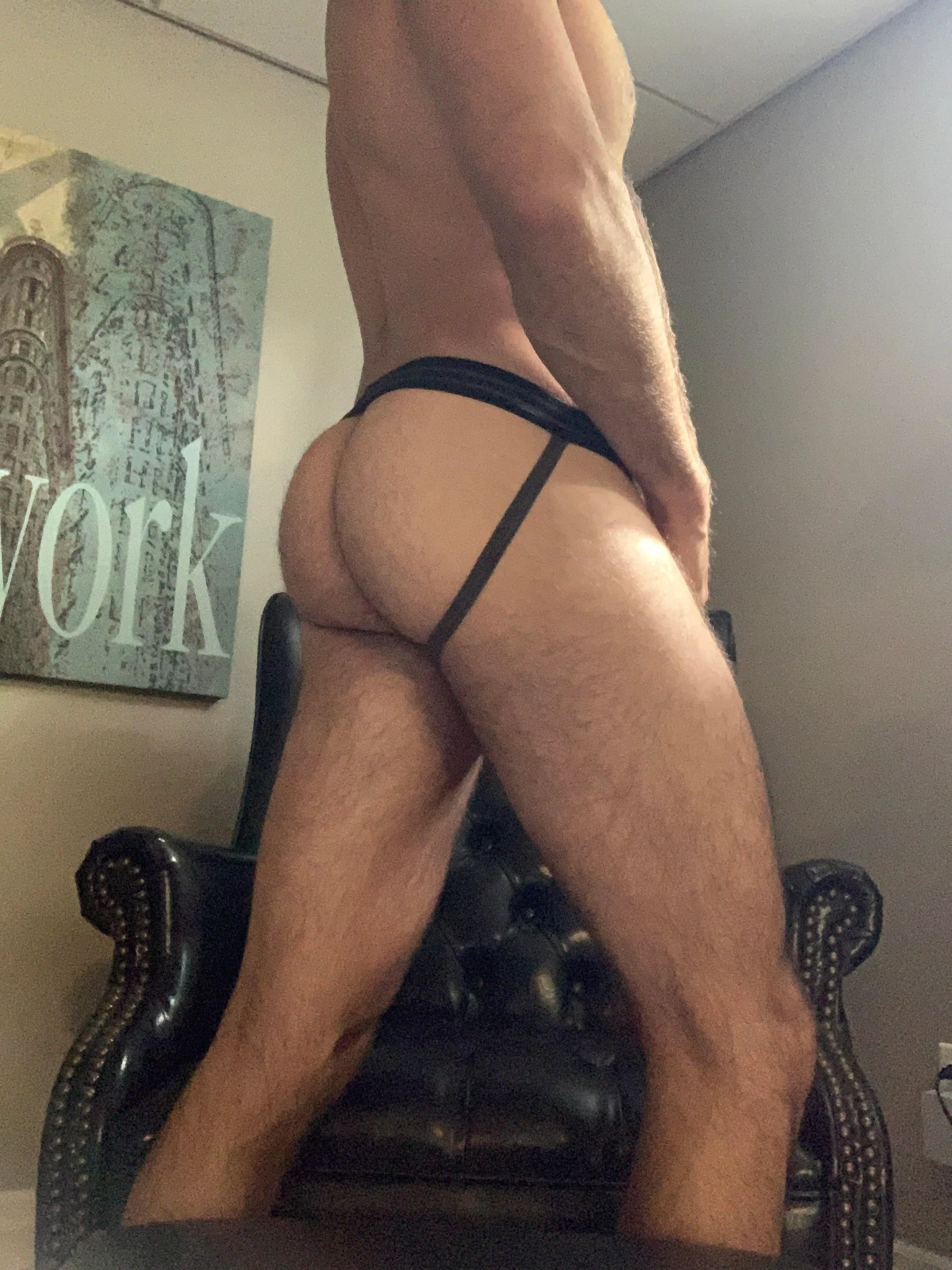 [39] bi married dad, discreet, looking to chat with other married dads. Wickr: bvs38 posted by tv1042