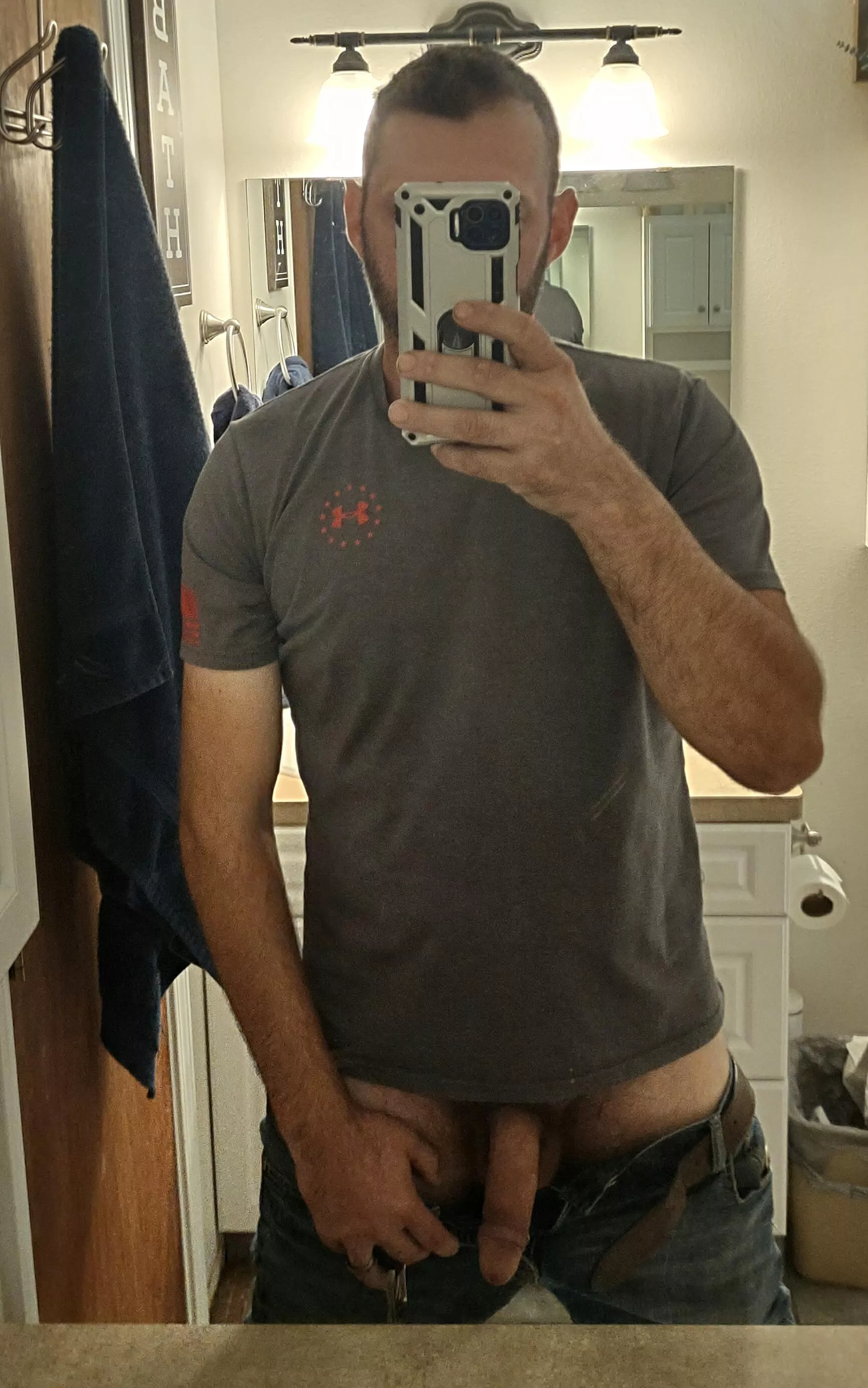 40 yr old fit daddy just hanging out 😜 posted by Dear-Bus7727