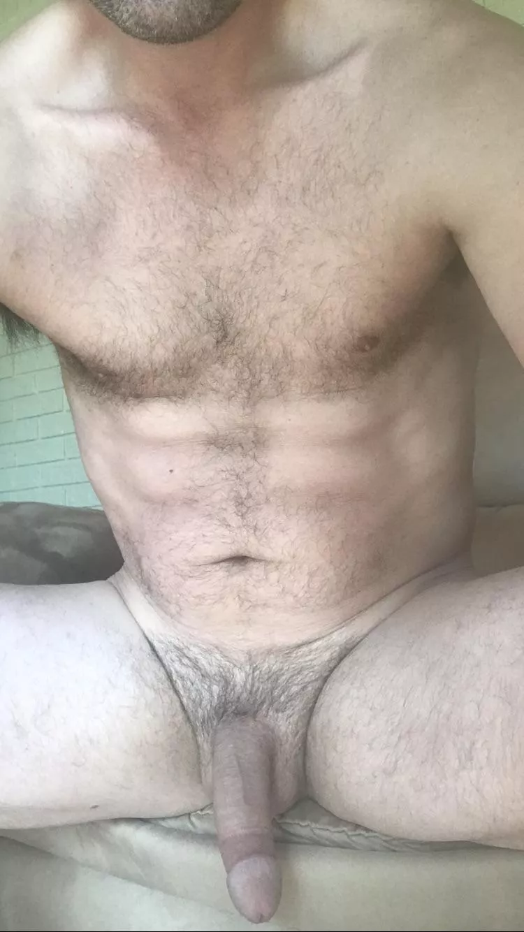 [41] Just hanging out on a FridayðŸ†ðŸ˜œ posted by Laidback2007