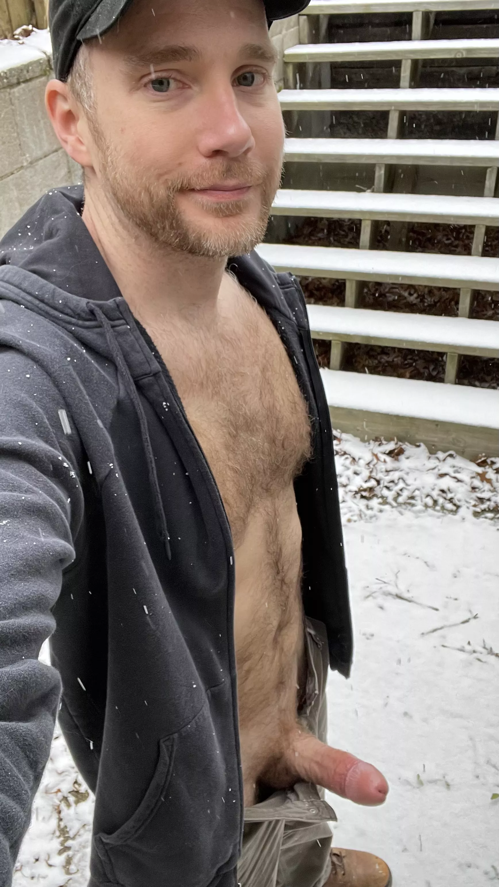 (41) Who else want's to play around in the snow? posted by ChainsawDust