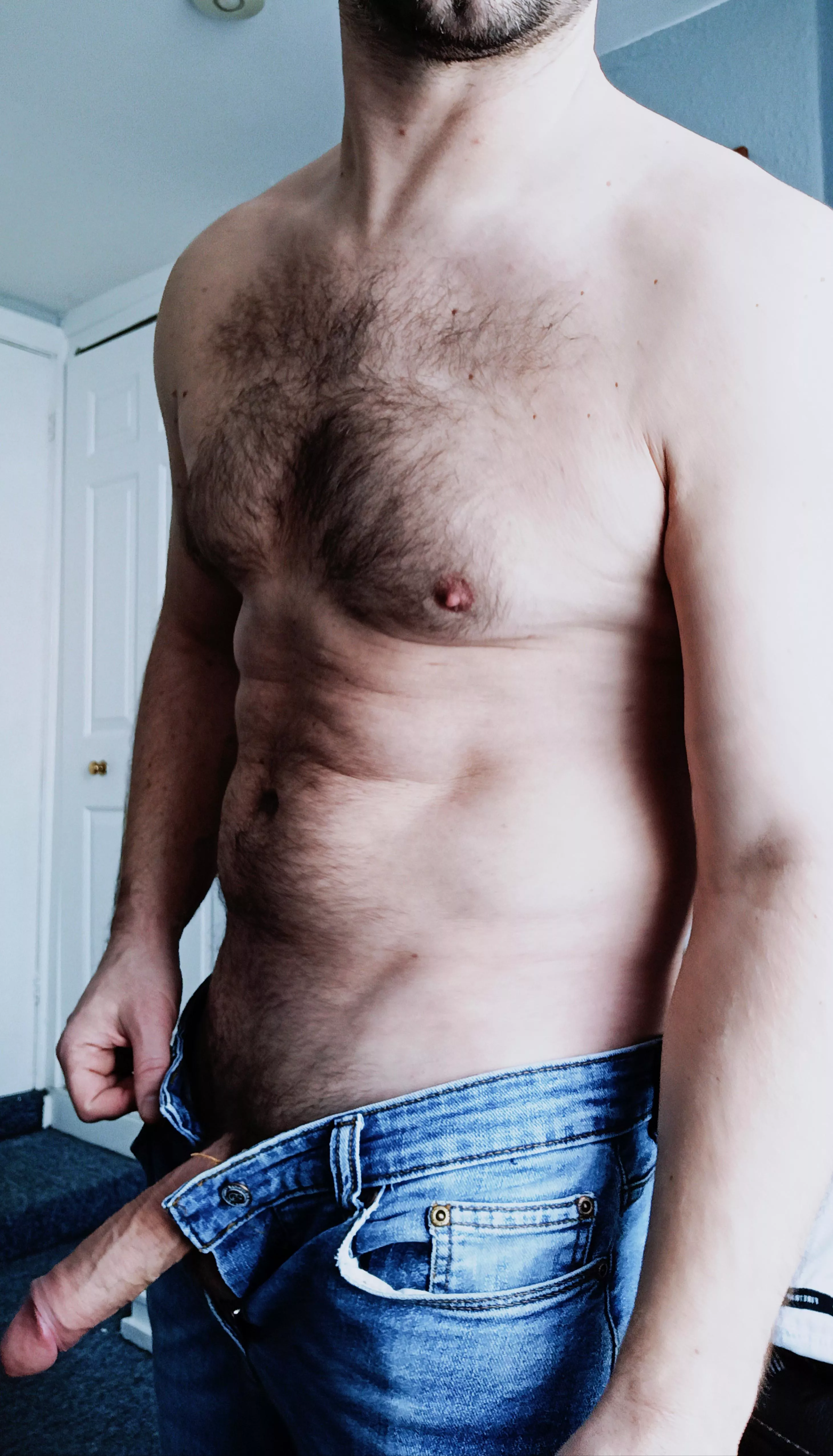 [42] Good old jeans + dad bod posted by Okrutnik733