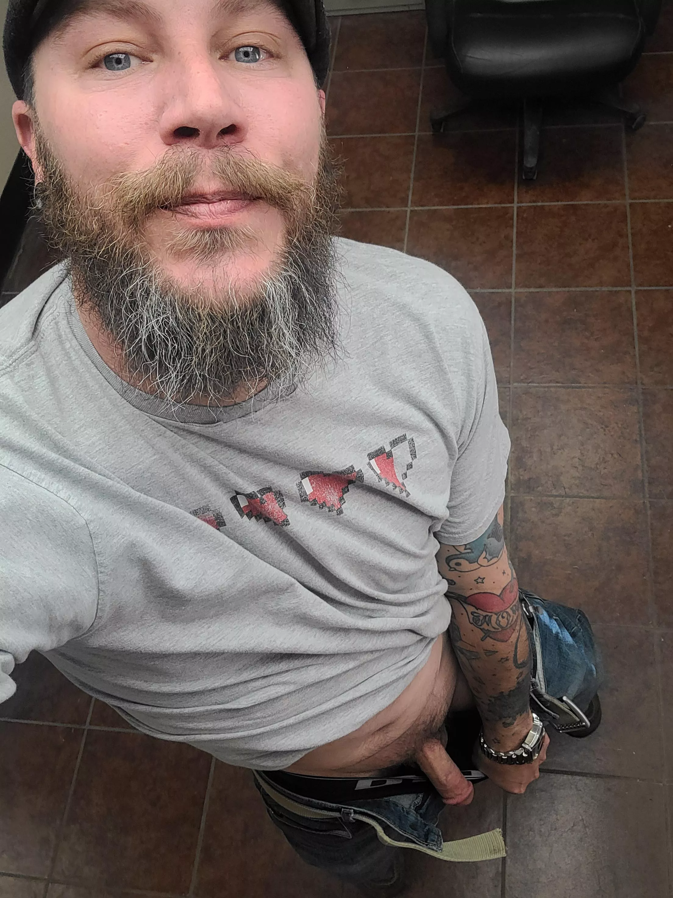 [42] The office cam be fun posted by str8shave