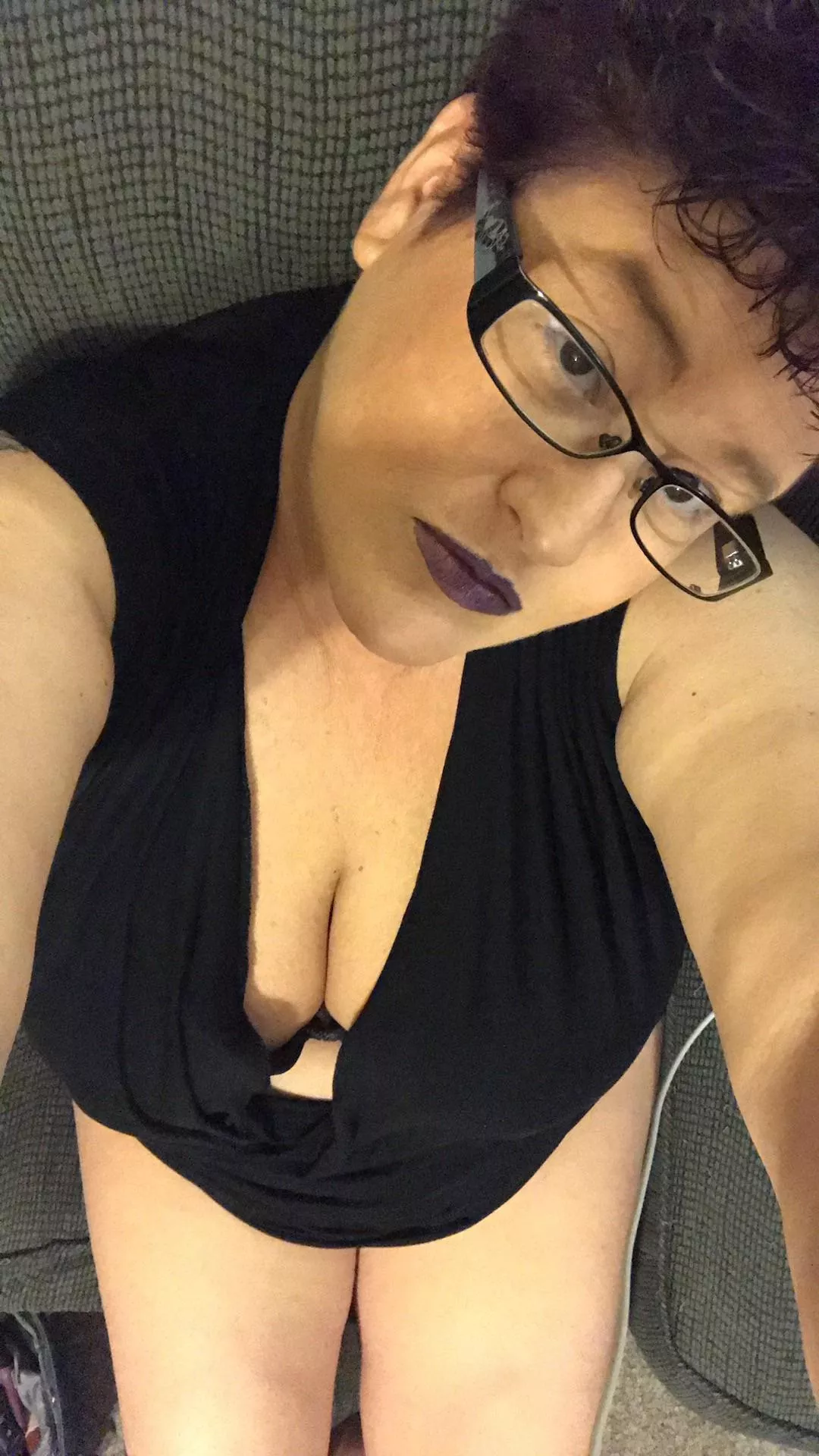 42DDD And don’t forget the purple lipstick 💜 posted by BustyOhioMilf