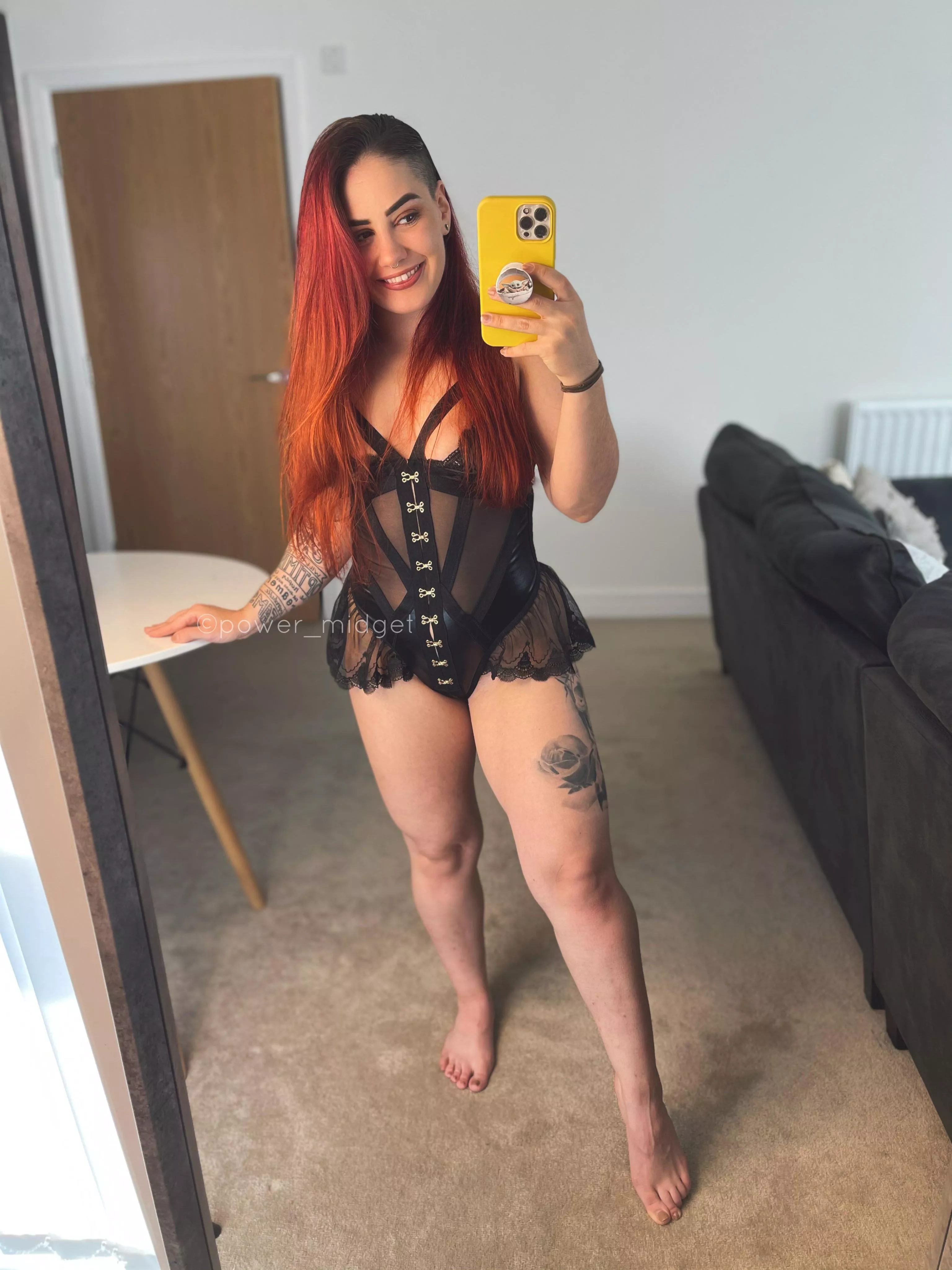 4ft 8â€ little cutie ðŸ¥° posted by power_midget