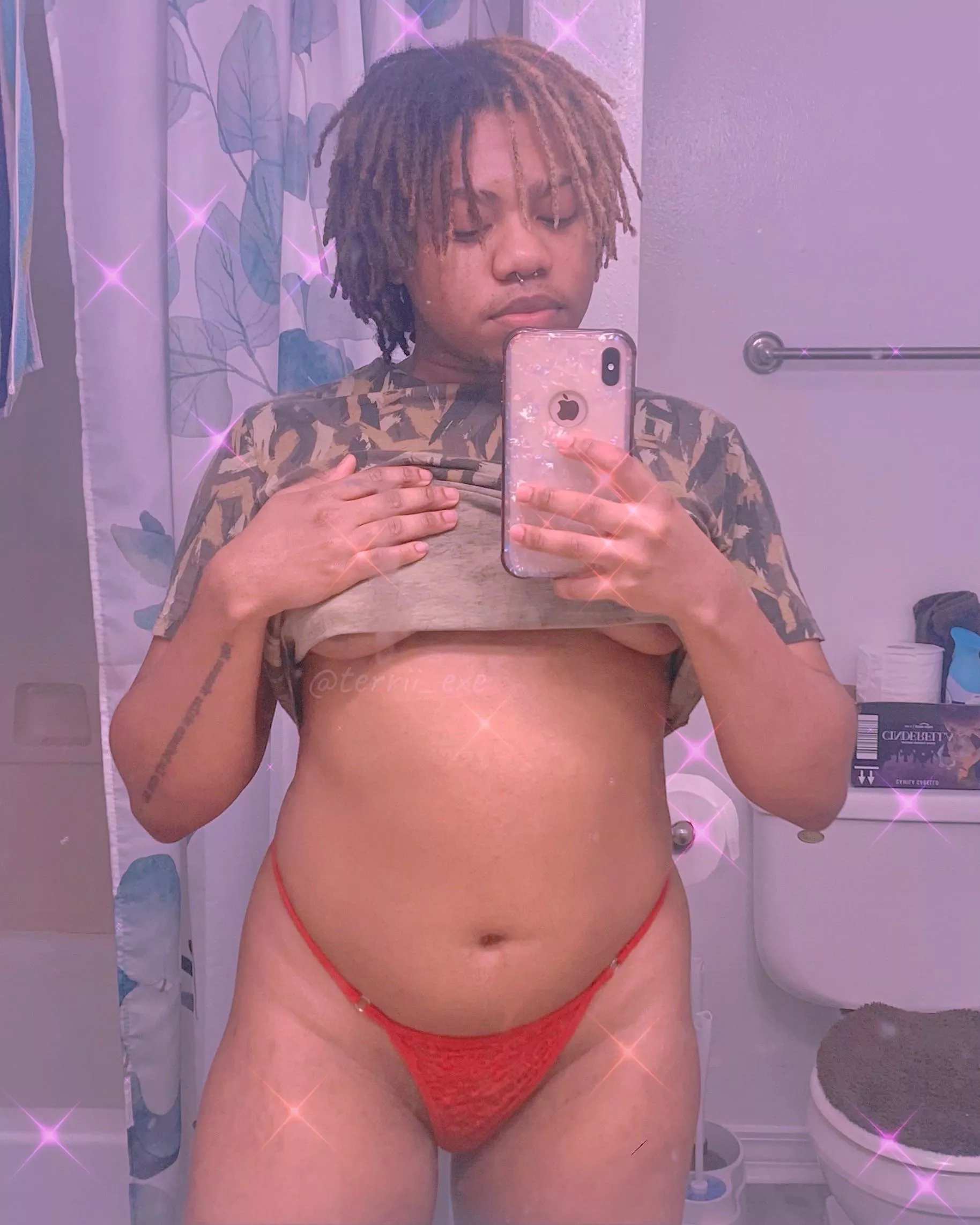 5’3” submissive and breedable 🥰 posted by Terriie