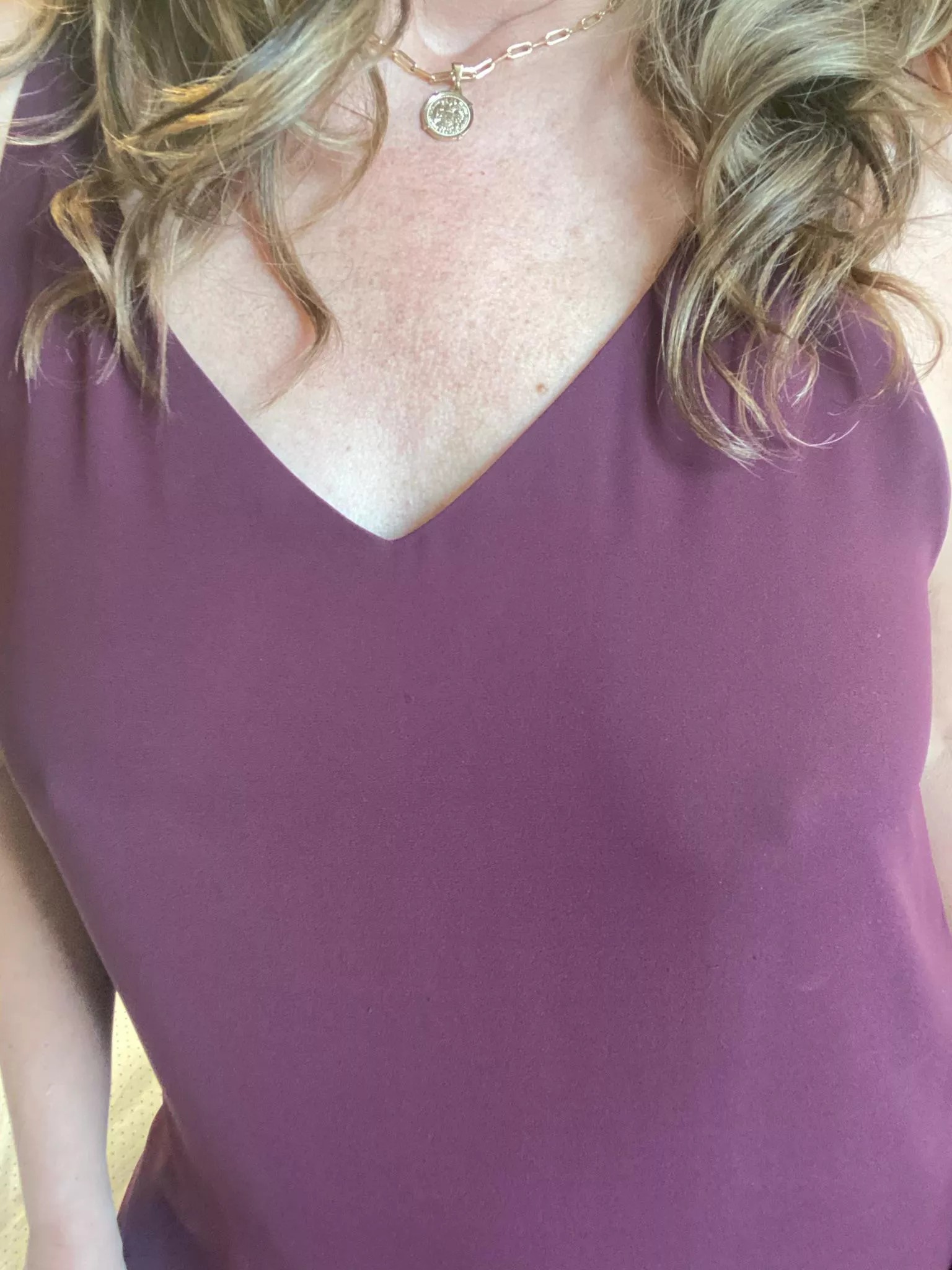 54(f) Exec with purple office pokies posted by Lynnzertart1