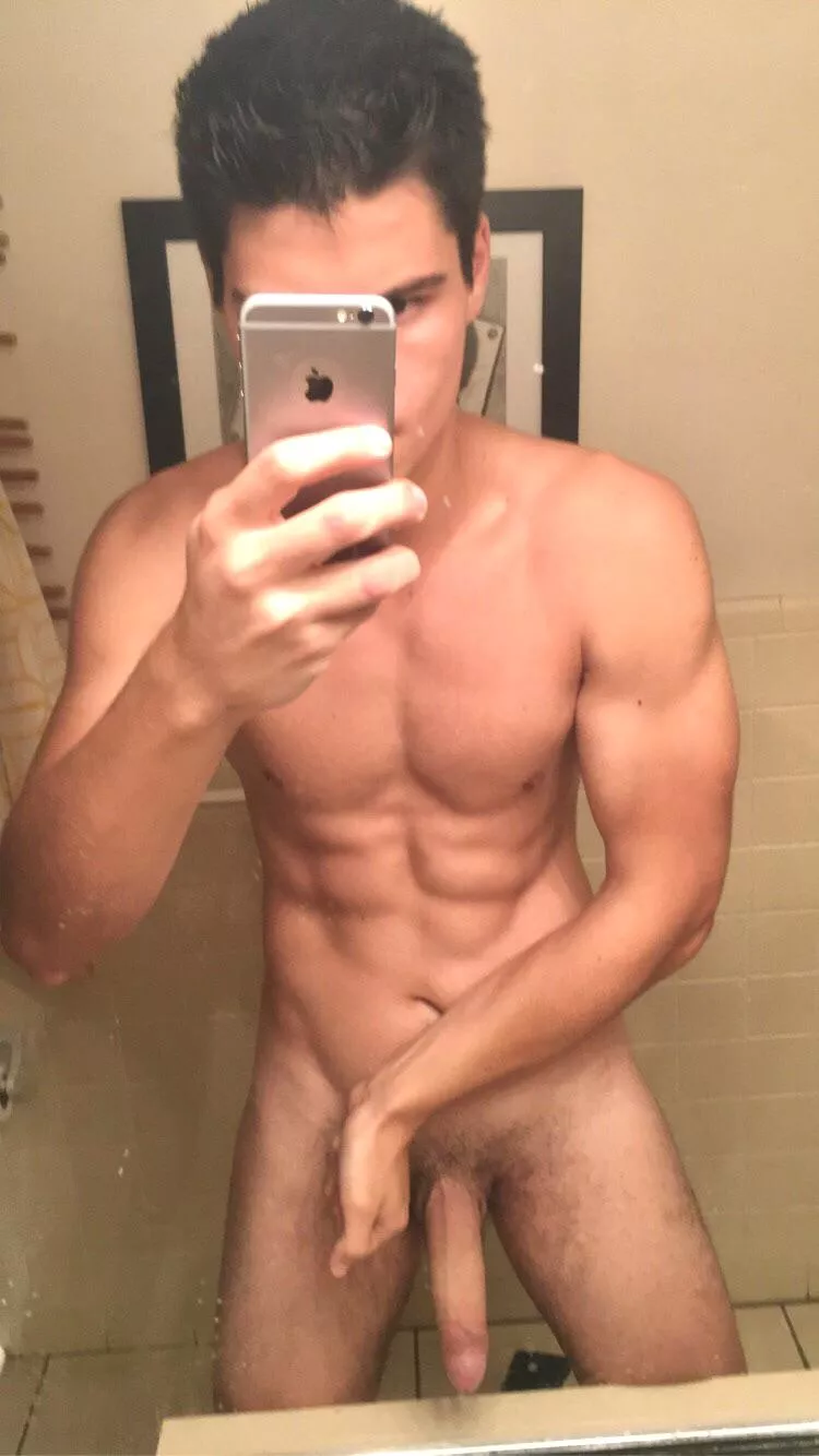 6’3 alpha stud posted by hotguysix9